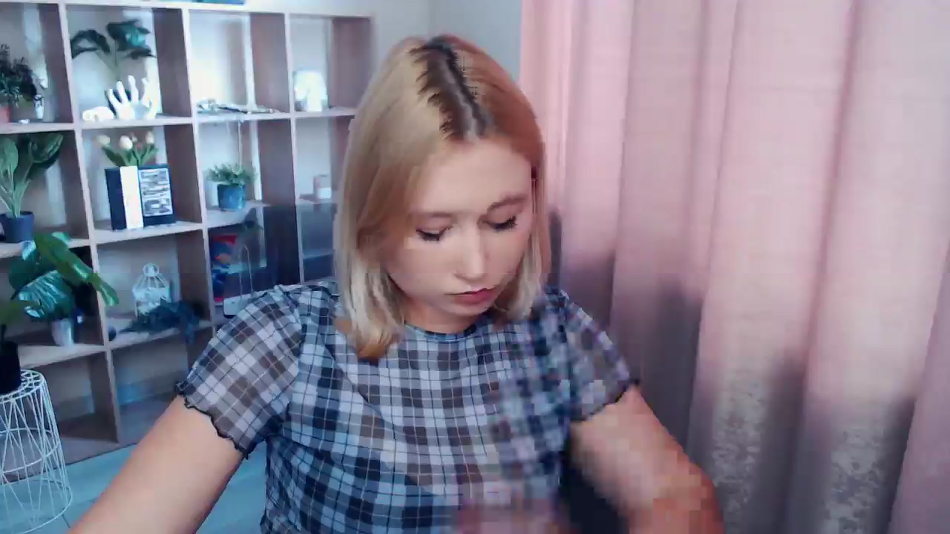 Gallery image thumbnail from Kukla_kolduna's myfreecams stream on, 06/19/2025, 16:09 image 13 of 20