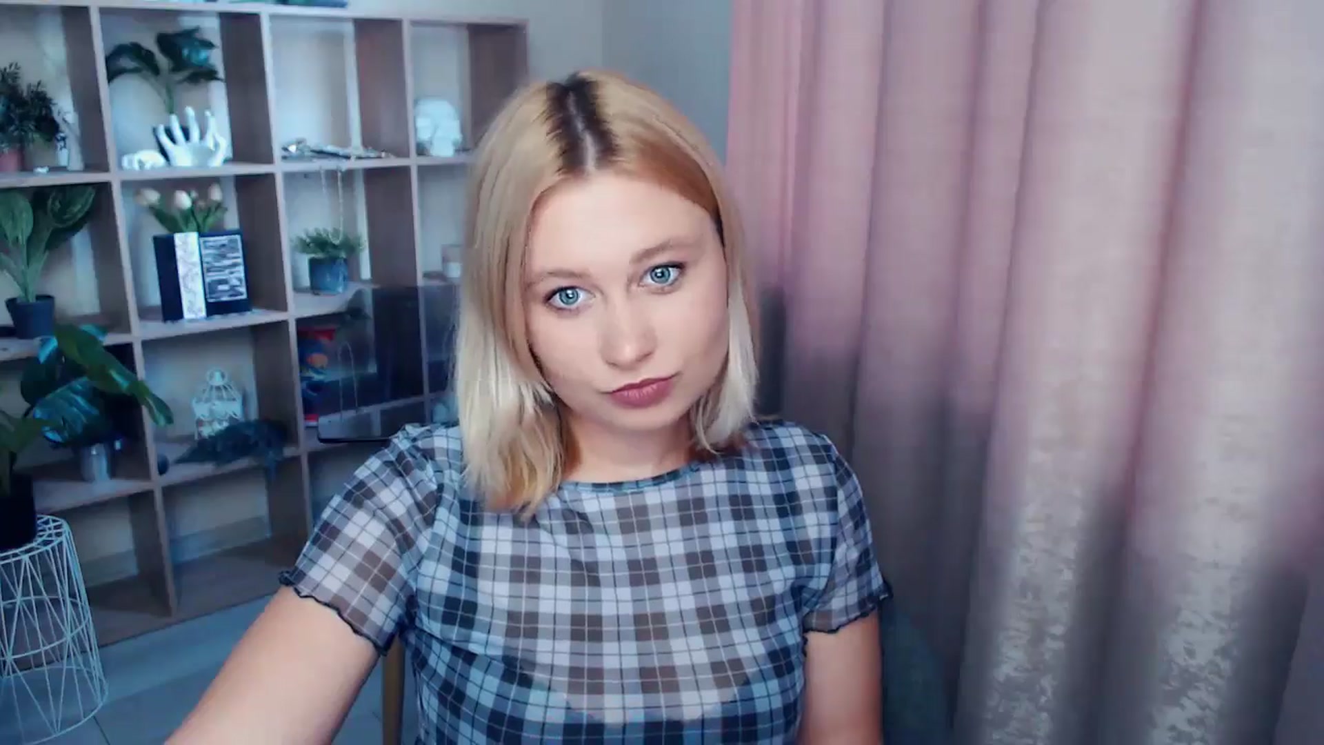 Gallery image thumbnail from Kukla_kolduna's myfreecams stream on, 06/19/2025, 16:52 image 20 of 20