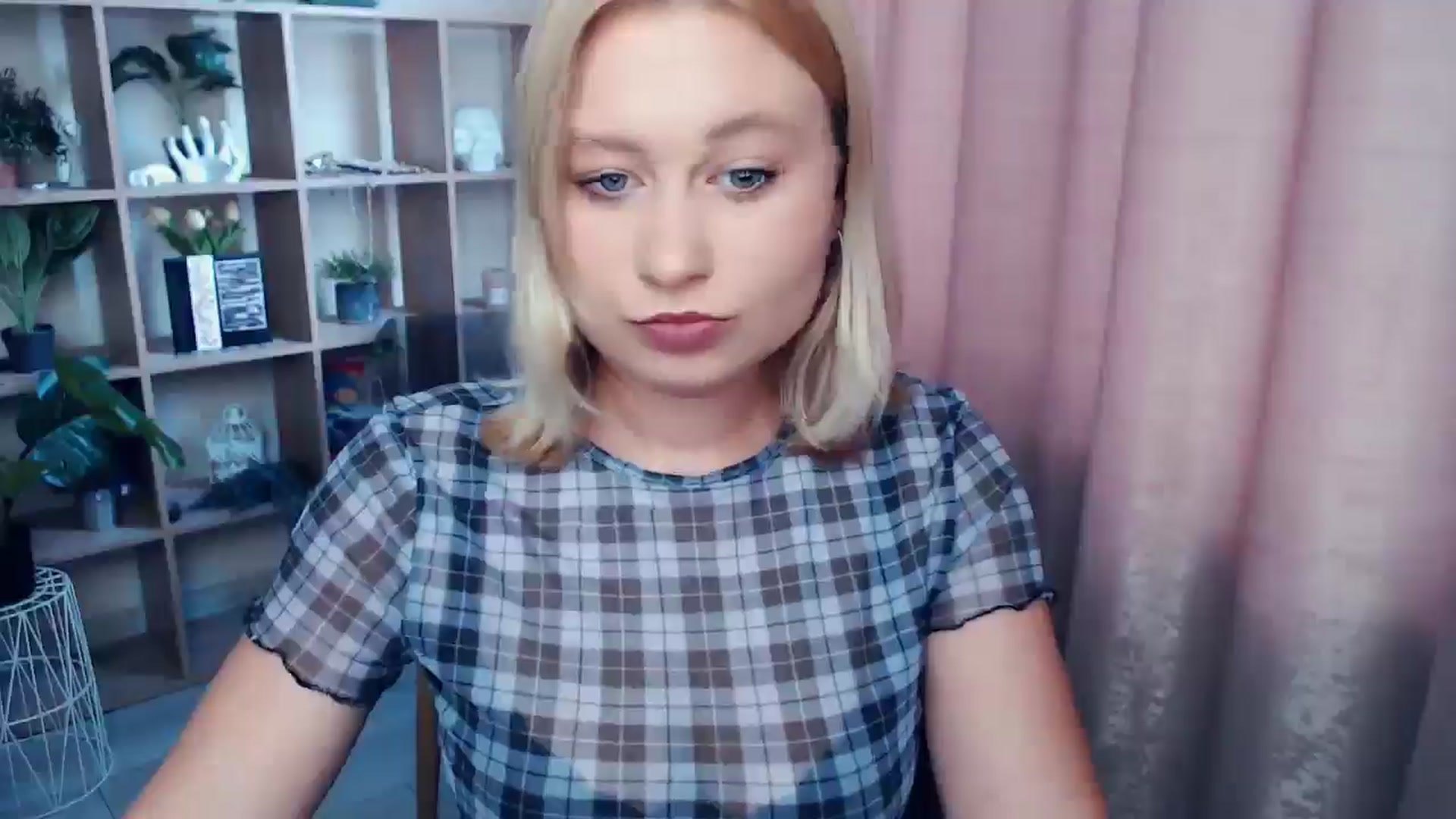 Gallery image thumbnail from Kukla_kolduna's myfreecams stream on, 06/19/2025, 16:52 image 7 of 20