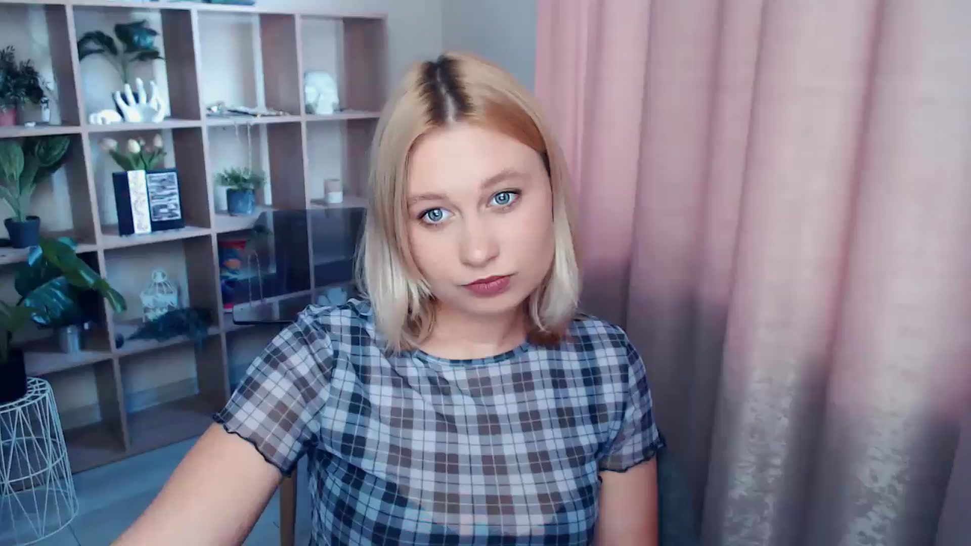 Gallery image thumbnail from Kukla_kolduna's myfreecams stream on, 06/19/2025, 16:52 image 13 of 20