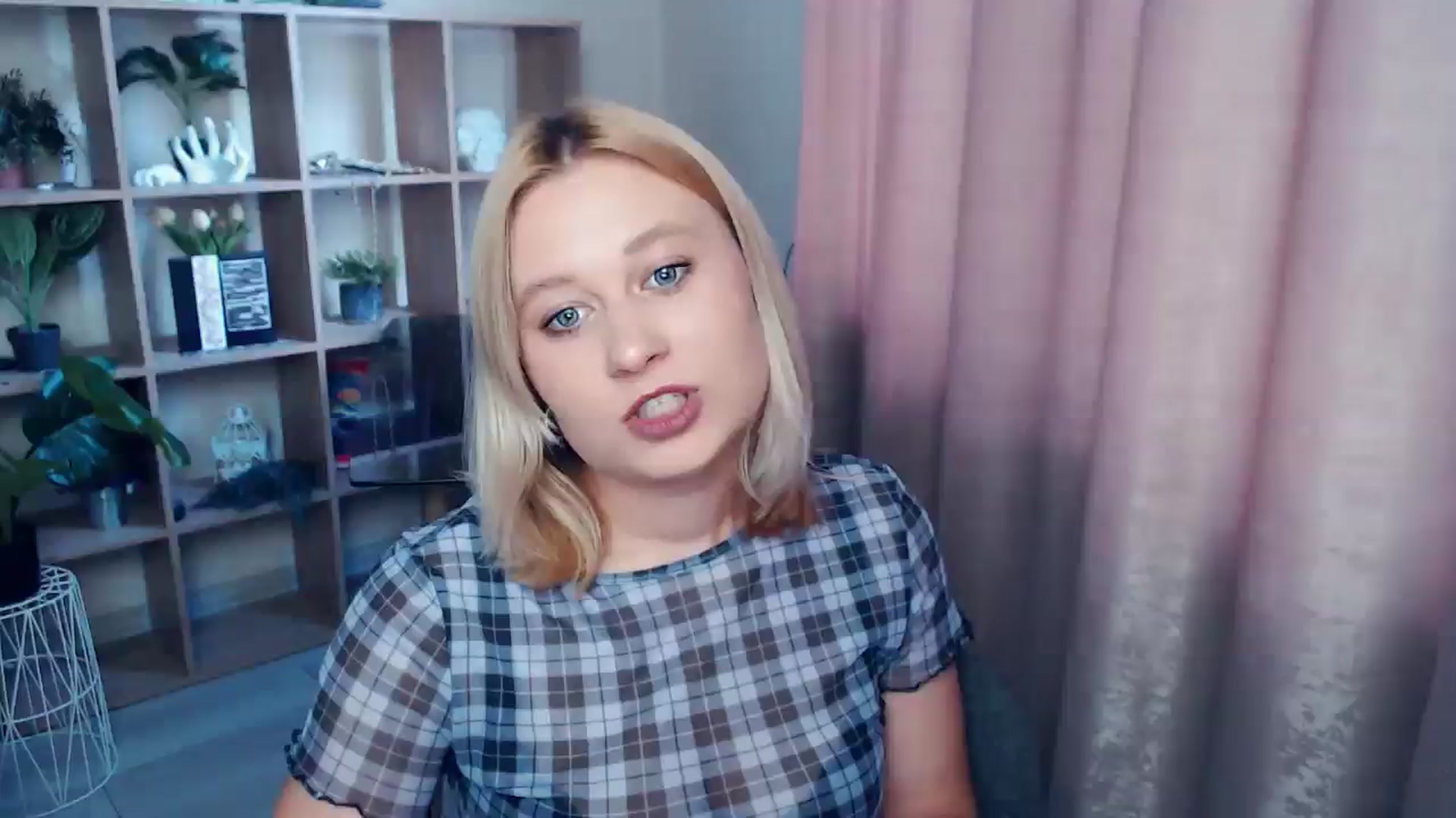Gallery image thumbnail from Kukla_kolduna's myfreecams stream on, 06/19/2025, 16:52 image 18 of 20