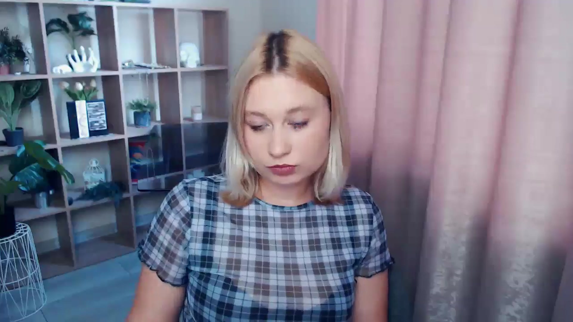 Gallery image thumbnail from Kukla_kolduna's myfreecams stream on, 06/19/2025, 16:52 image 12 of 20