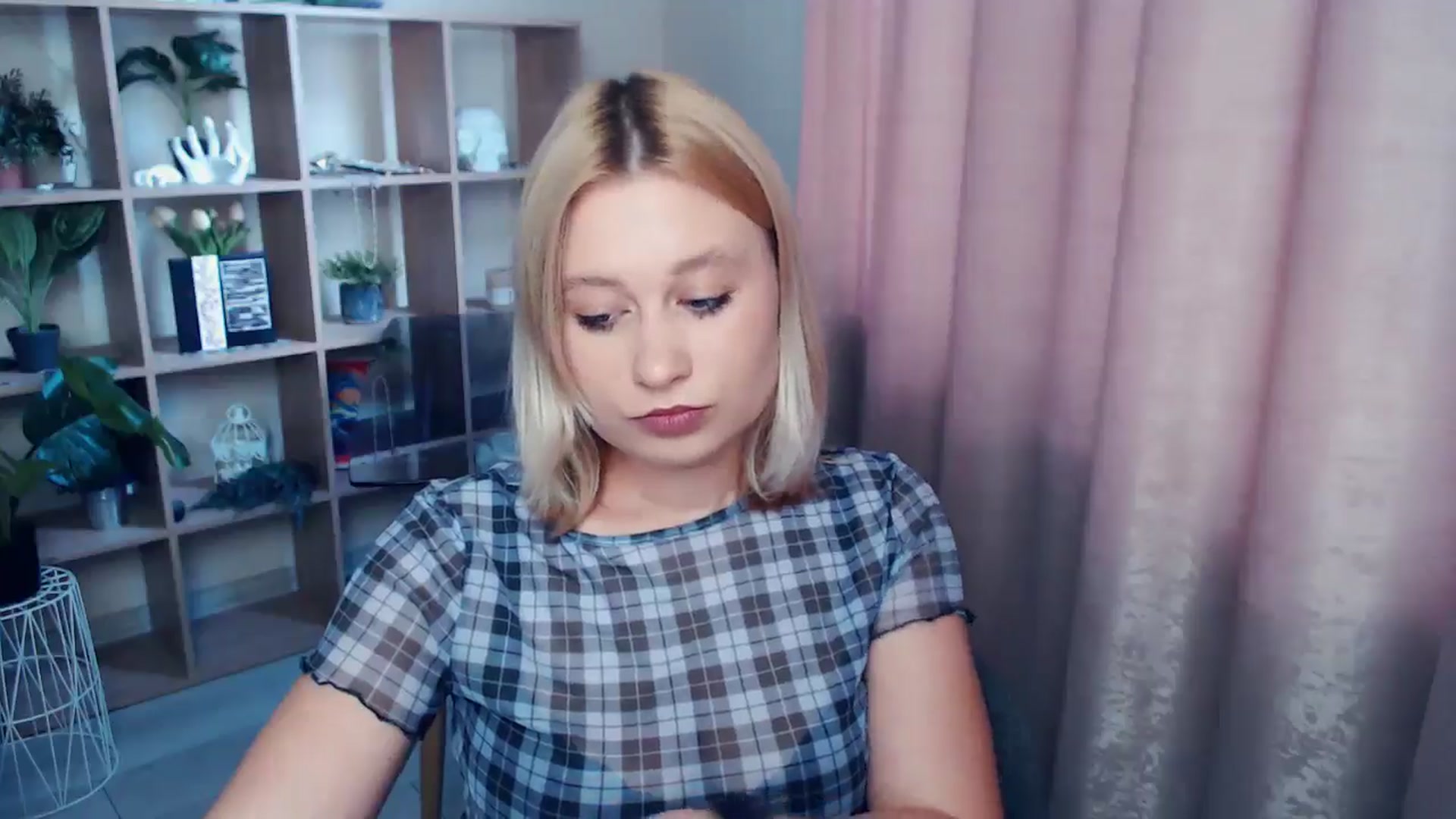 Gallery image thumbnail from Kukla_kolduna's myfreecams stream on, 06/19/2025, 16:52 image 17 of 20