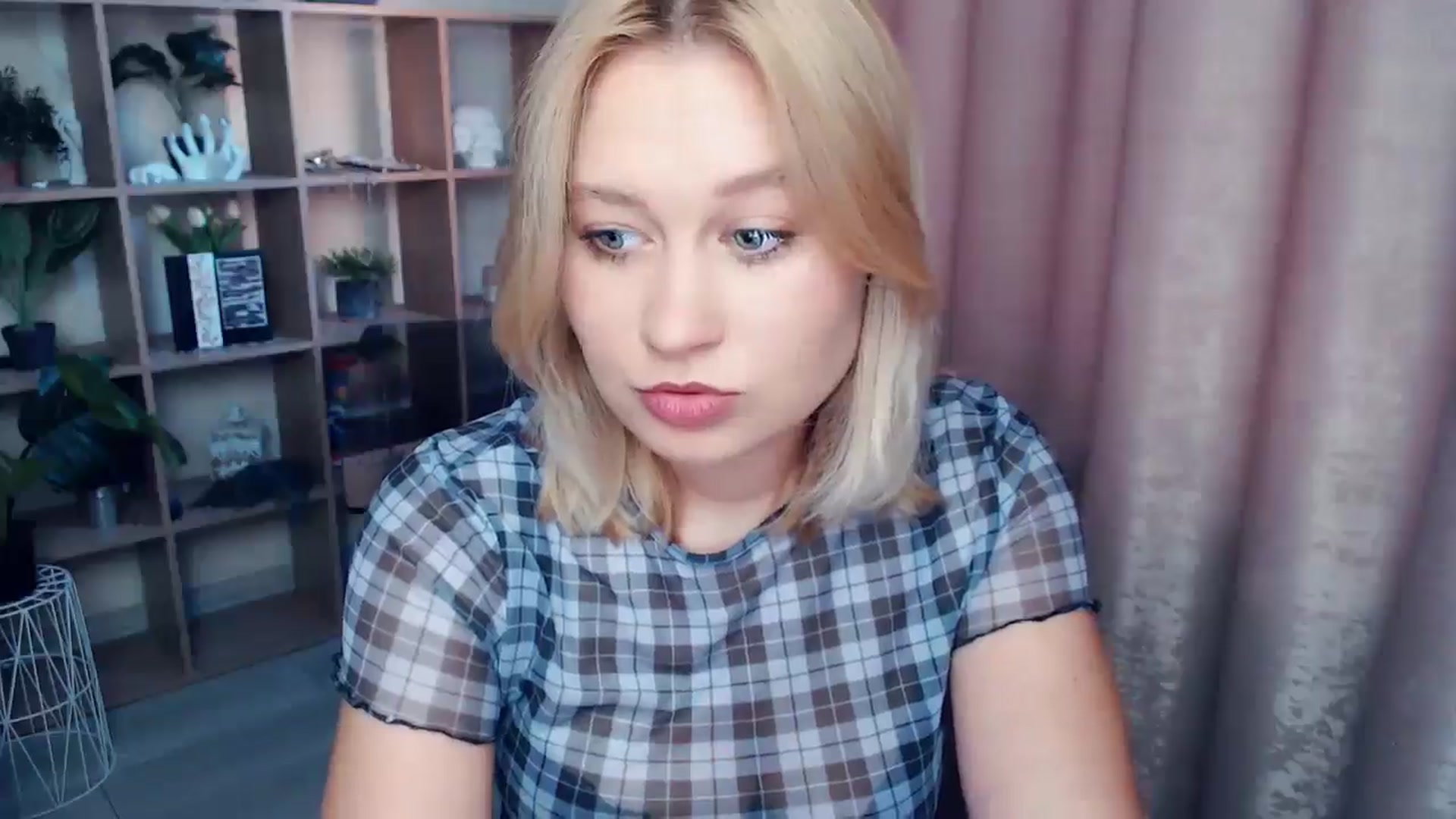 Gallery image thumbnail from Kukla_kolduna's myfreecams stream on, 06/19/2025, 18:20 image 10 of 20