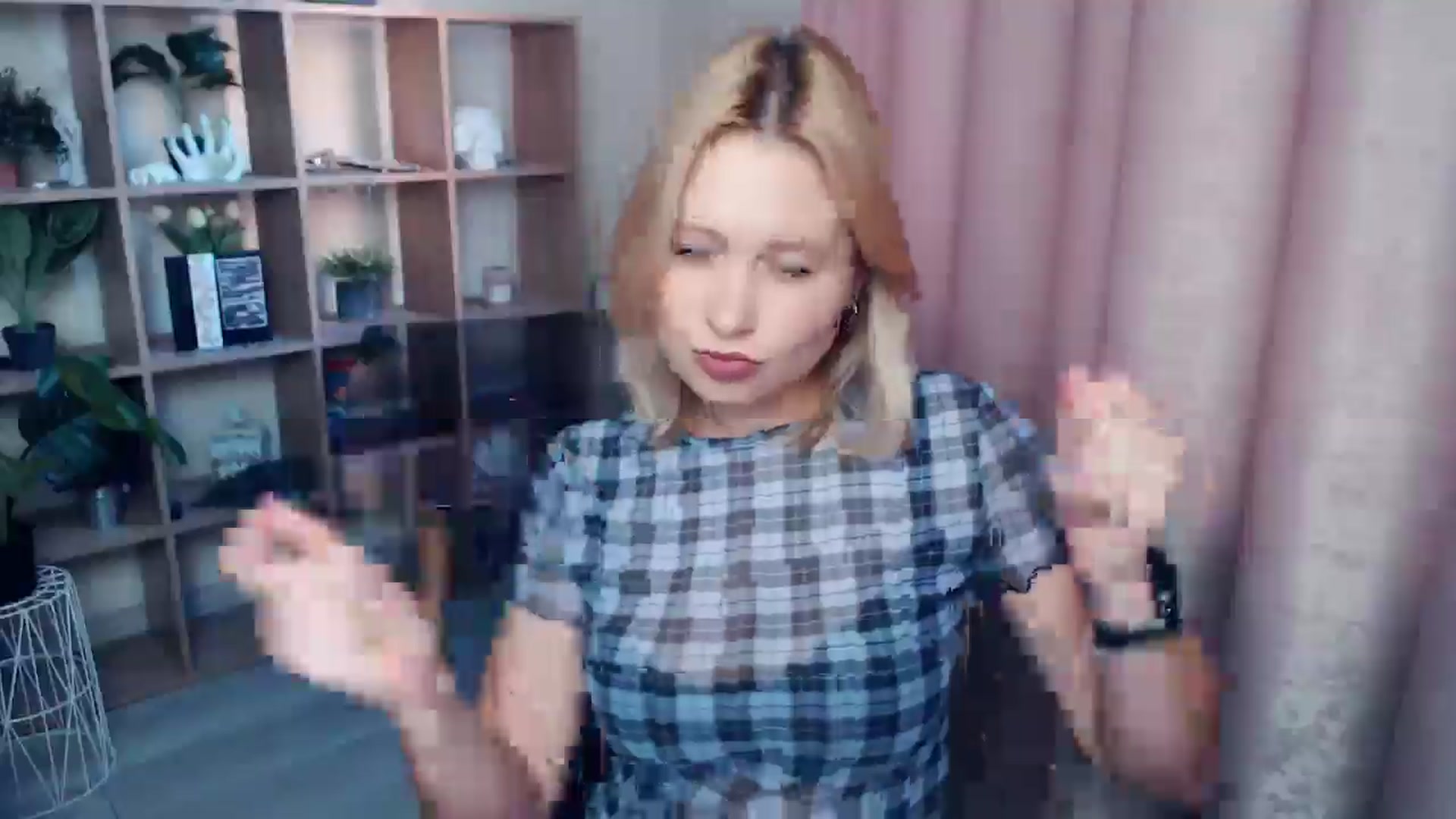 Gallery image thumbnail from Kukla_kolduna's myfreecams stream on, 06/19/2025, 18:20 image 9 of 20