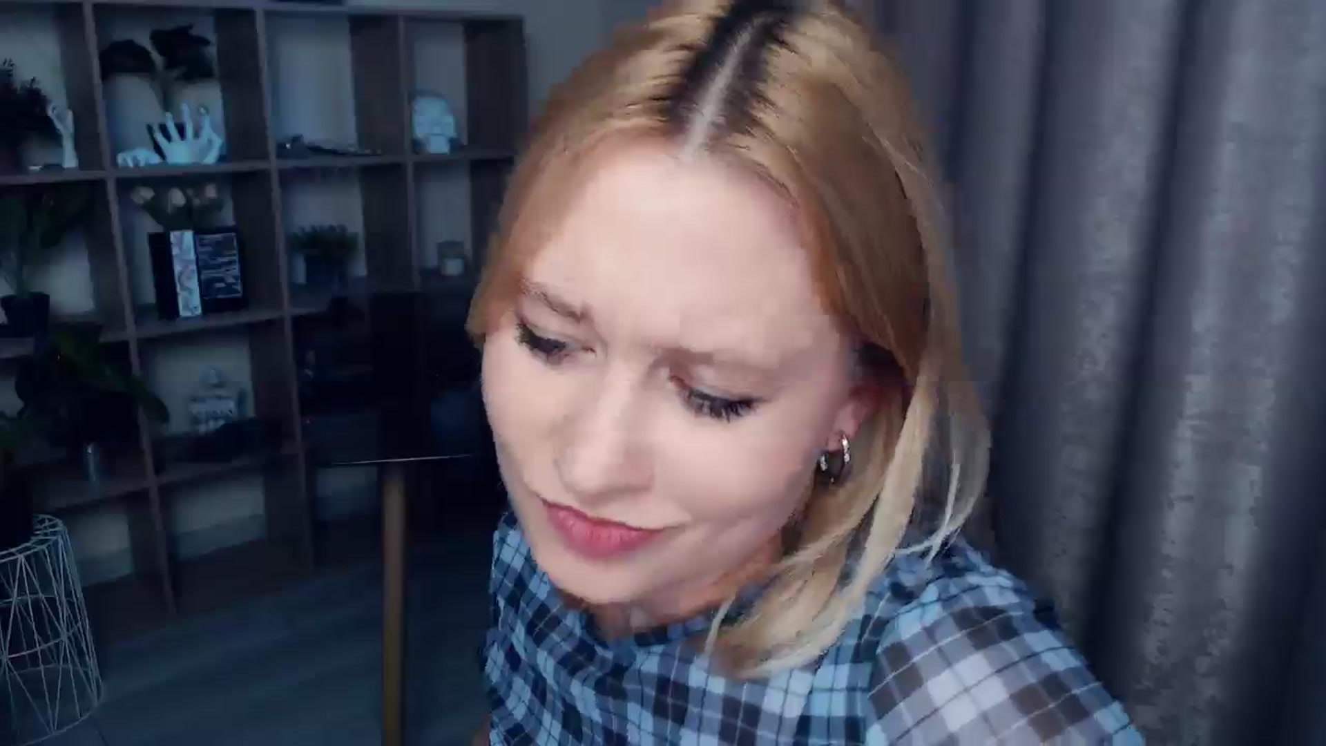 Gallery image thumbnail from Kukla_kolduna's myfreecams stream on, 06/19/2025, 18:20 image 18 of 20