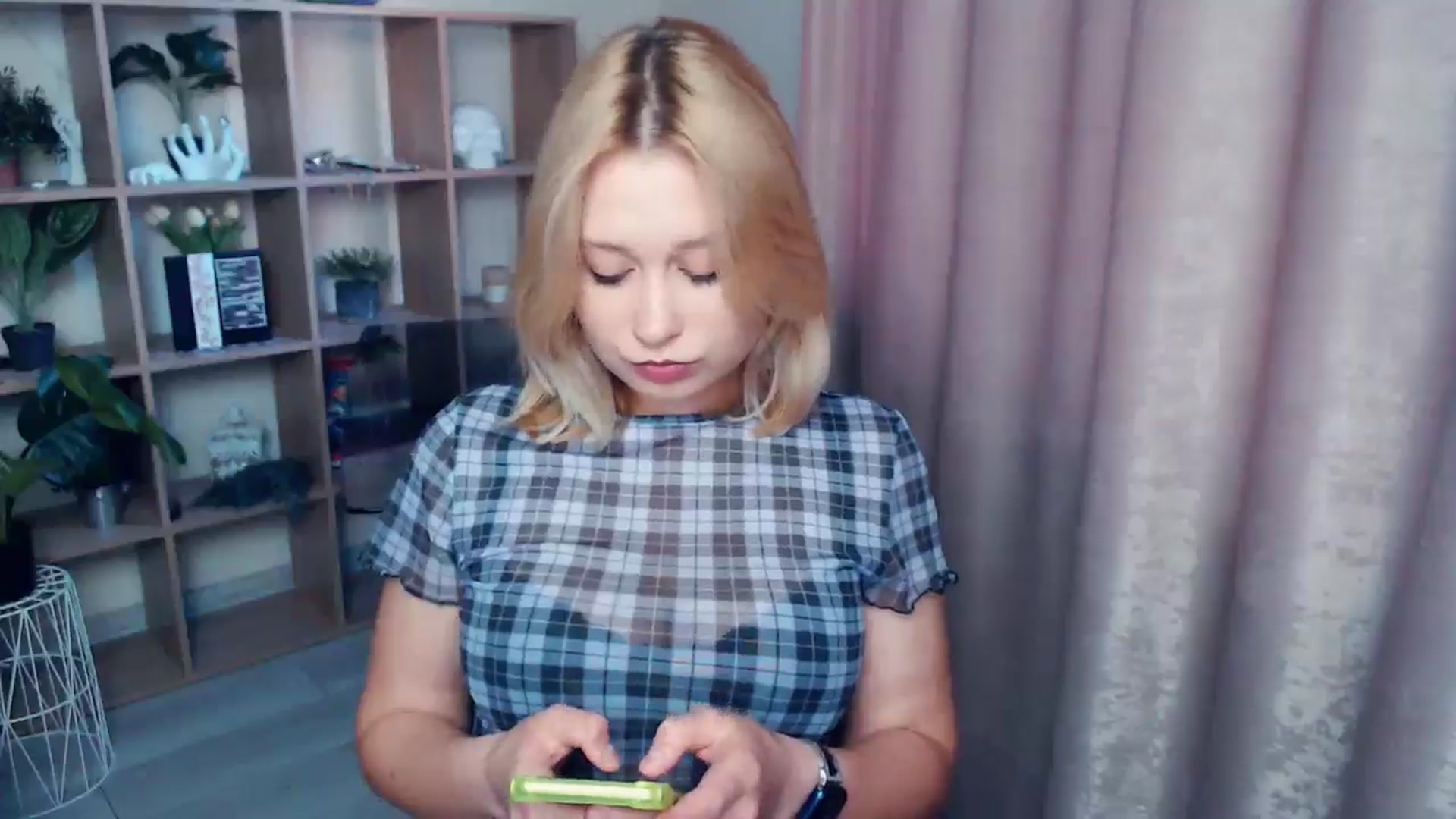 Gallery image thumbnail from Kukla_kolduna's myfreecams stream on, 06/19/2025, 18:20 image 13 of 20