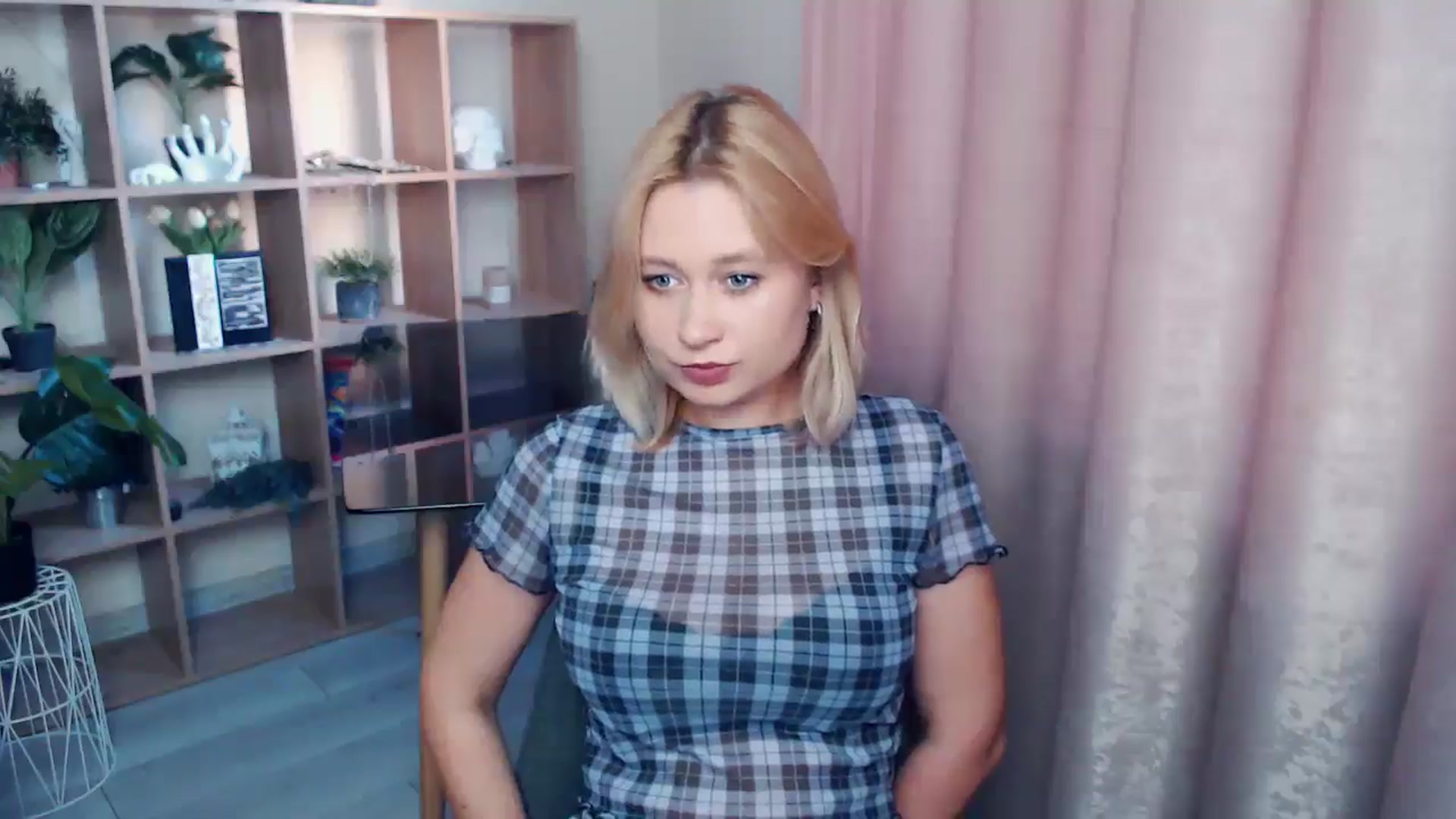 Gallery image thumbnail from Kukla_kolduna's myfreecams stream on, 06/19/2025, 18:20 image 8 of 20