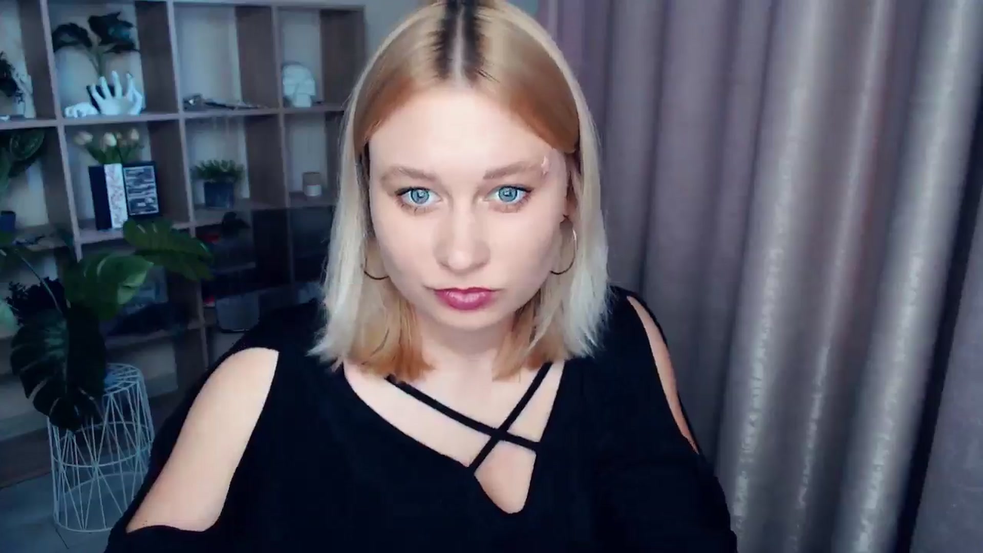 Gallery image thumbnail from Kukla_kolduna's myfreecams stream on, 06/20/2025, 18:08 image 17 of 20