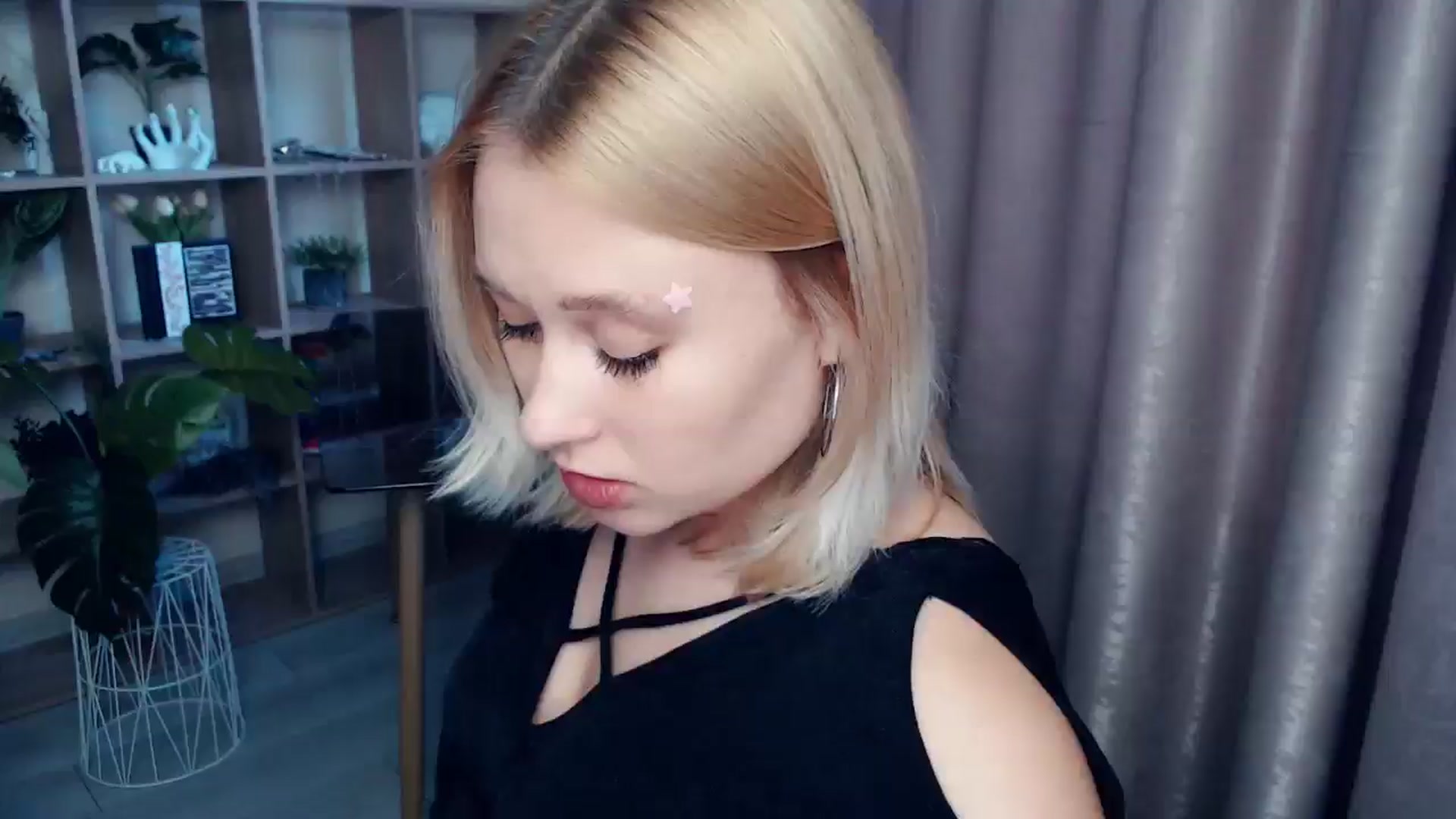 Gallery image thumbnail from Kukla_kolduna's myfreecams stream on, 06/20/2025, 18:08 image 16 of 20