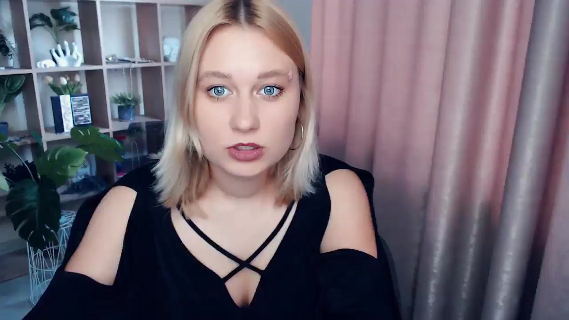 Gallery image thumbnail from Kukla_kolduna's myfreecams stream on, 06/20/2025, 18:08 image 12 of 20
