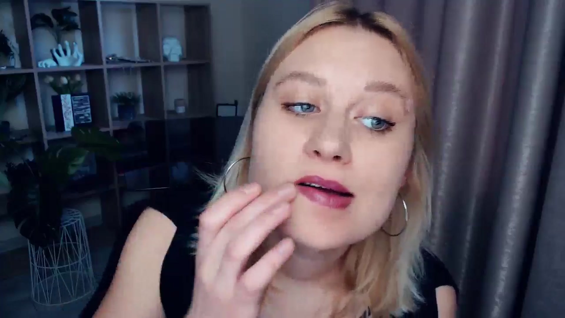 Gallery image thumbnail from Kukla_kolduna's myfreecams stream on, 06/20/2025, 18:08 image 18 of 20
