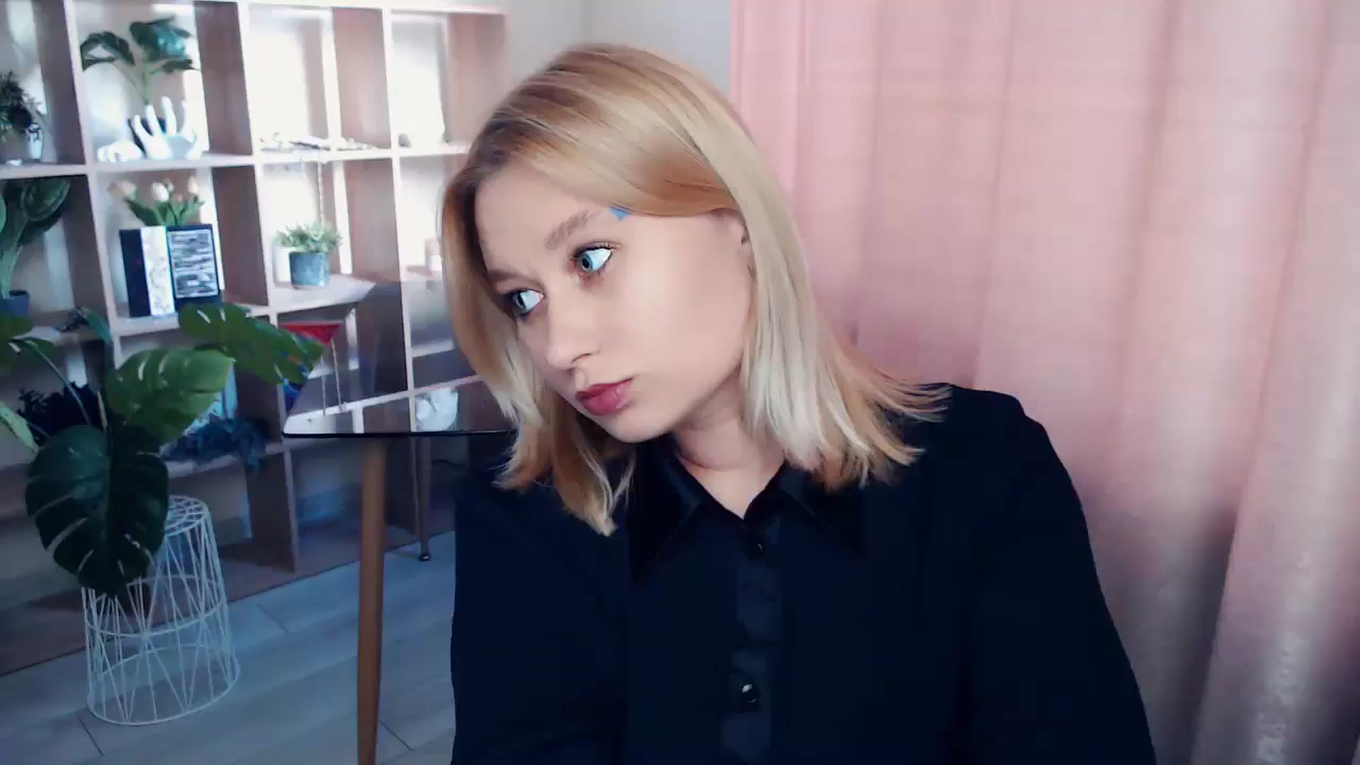 Gallery image thumbnail from Kukla_kolduna's myfreecams stream on, 06/21/2025, 16:35 image 10 of 20
