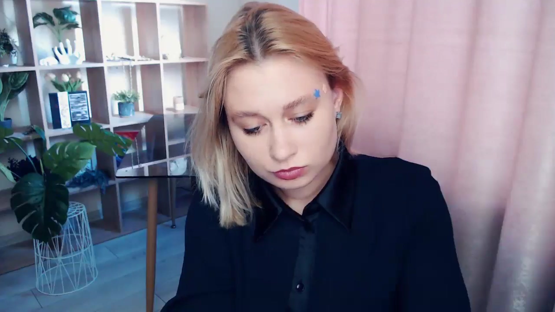 Gallery image thumbnail from Kukla_kolduna's myfreecams stream on, 06/21/2025, 16:35 image 17 of 20
