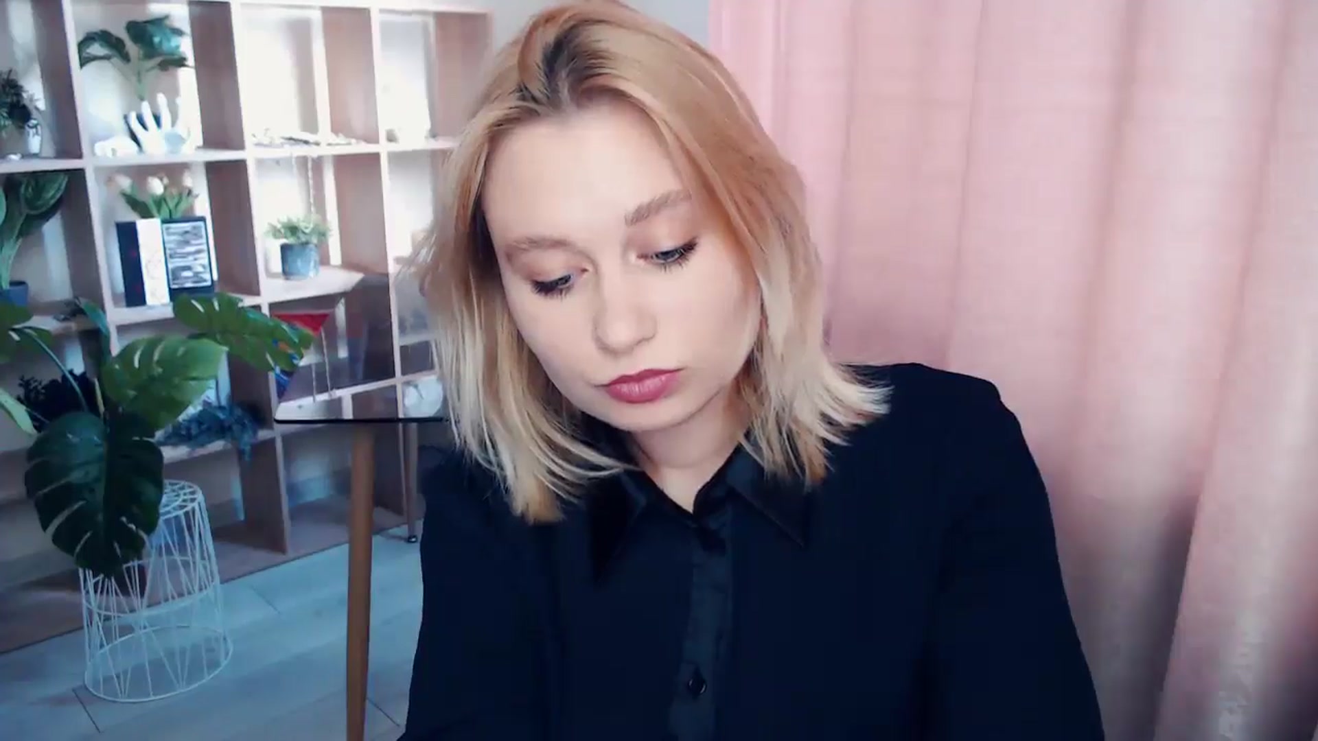 Gallery image thumbnail from Kukla_kolduna's myfreecams stream on, 06/21/2025, 16:35 image 15 of 20