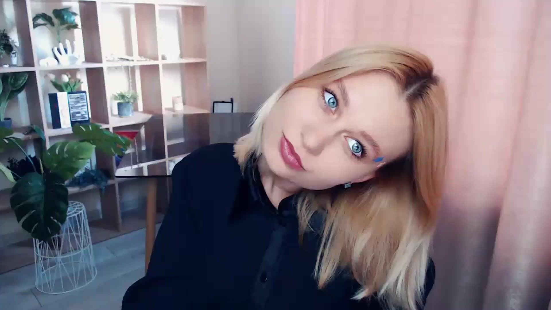 Gallery image thumbnail from Kukla_kolduna's myfreecams stream on, 06/21/2025, 16:35 image 13 of 20