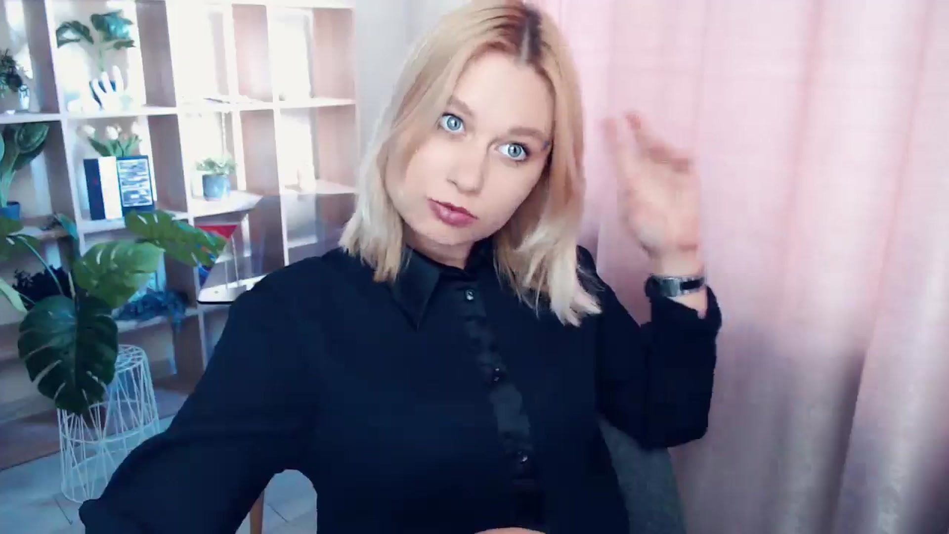 Gallery image thumbnail from Kukla_kolduna's myfreecams stream on, 06/21/2025, 16:35 image 5 of 20
