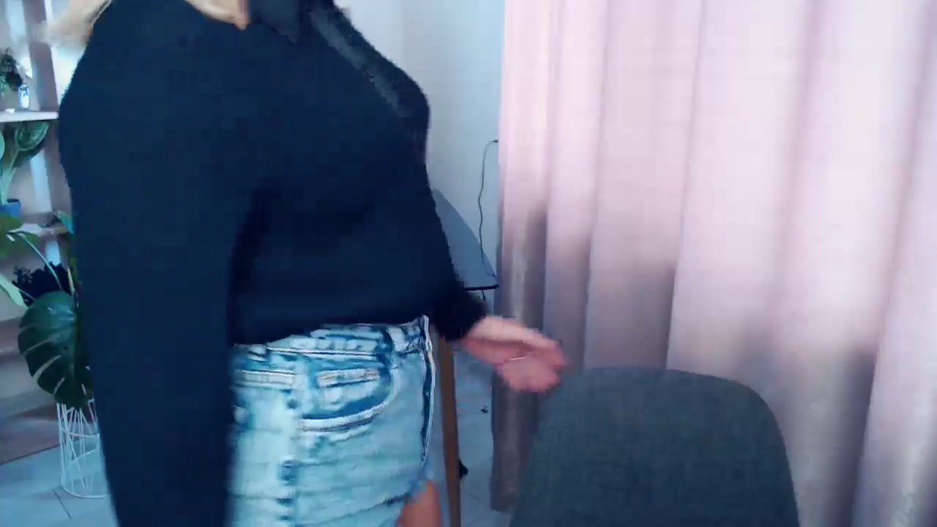 Gallery image thumbnail from Kukla_kolduna's myfreecams stream on, 06/21/2025, 16:35 image 2 of 20