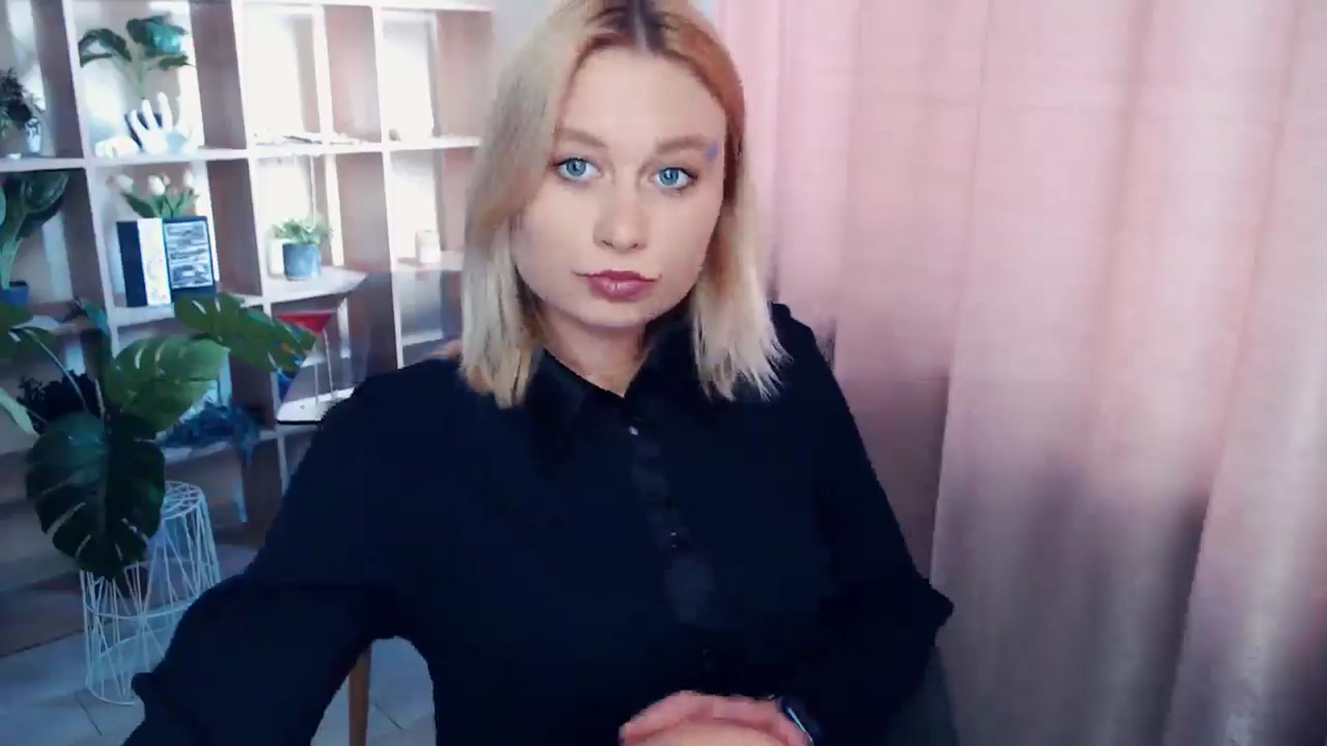 Gallery image thumbnail from Kukla_kolduna's myfreecams stream on, 06/21/2025, 16:35 image 7 of 20