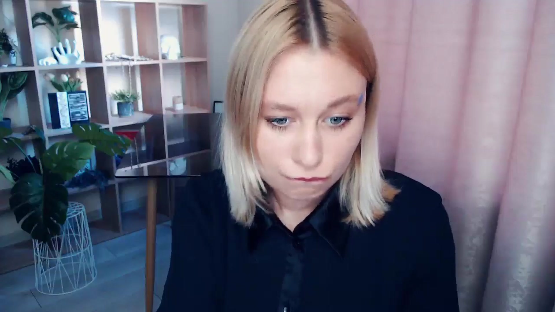 Gallery image thumbnail from Kukla_kolduna's myfreecams stream on, 06/21/2025, 17:27 image 4 of 20