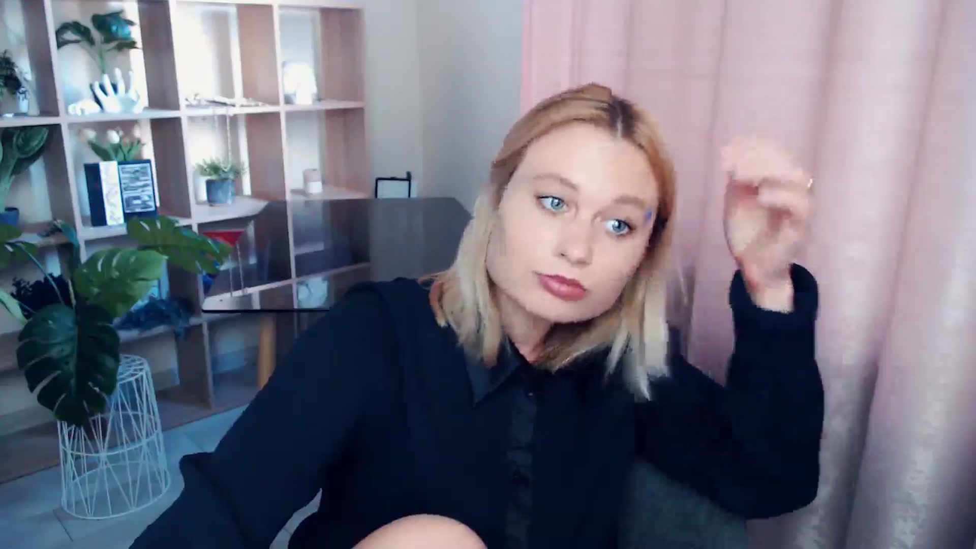 Gallery image thumbnail from Kukla_kolduna's myfreecams stream on, 06/21/2025, 17:27 image 11 of 20
