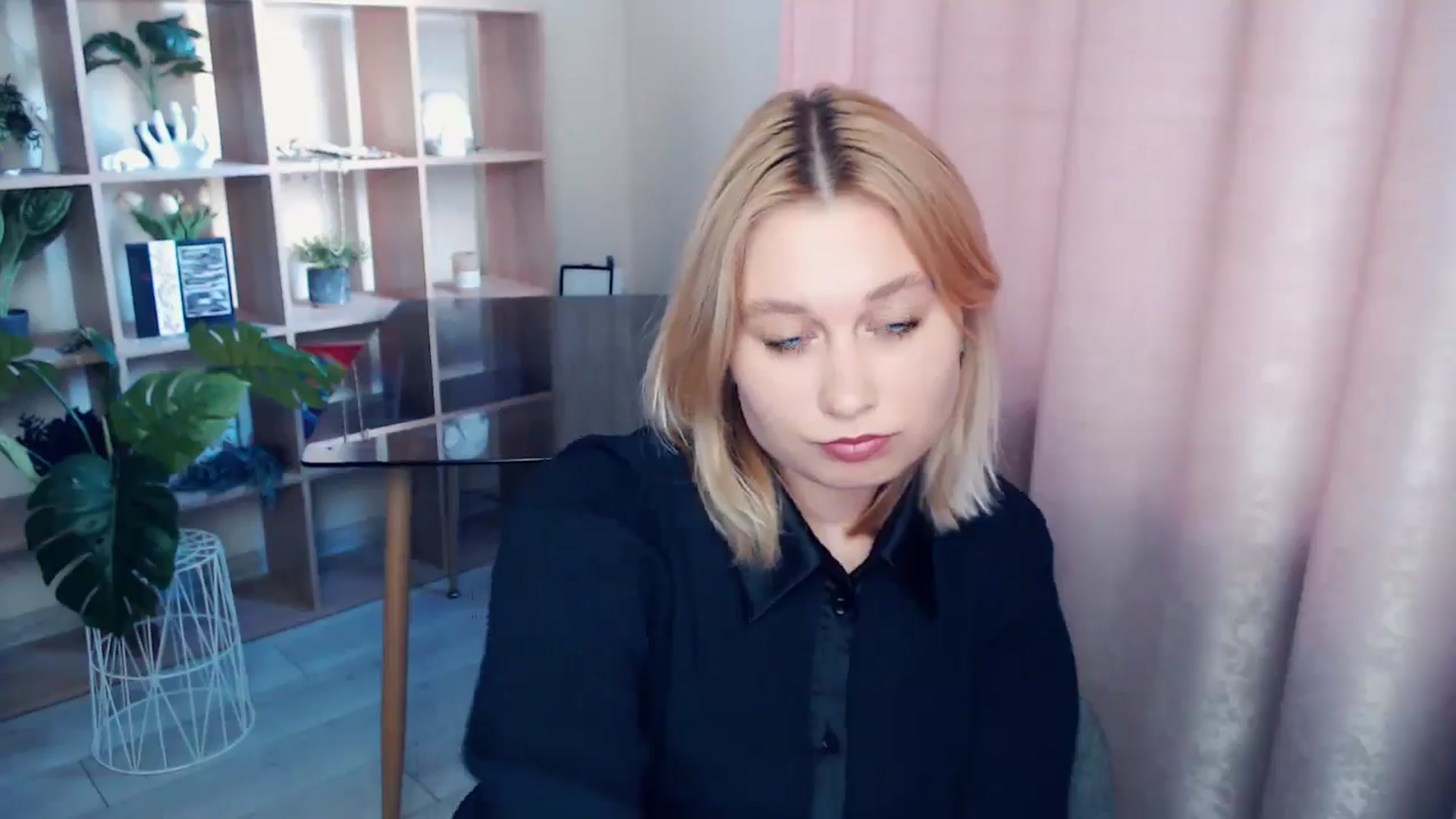 Gallery image thumbnail from Kukla_kolduna's myfreecams stream on, 06/21/2025, 17:27 image 12 of 20
