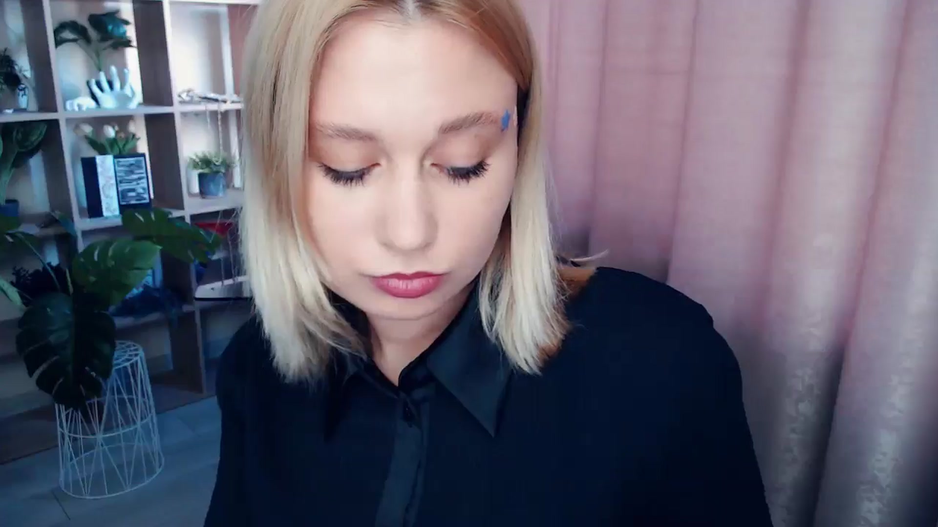 Gallery image thumbnail from Kukla_kolduna's myfreecams stream on, 06/21/2025, 17:27 image 7 of 20