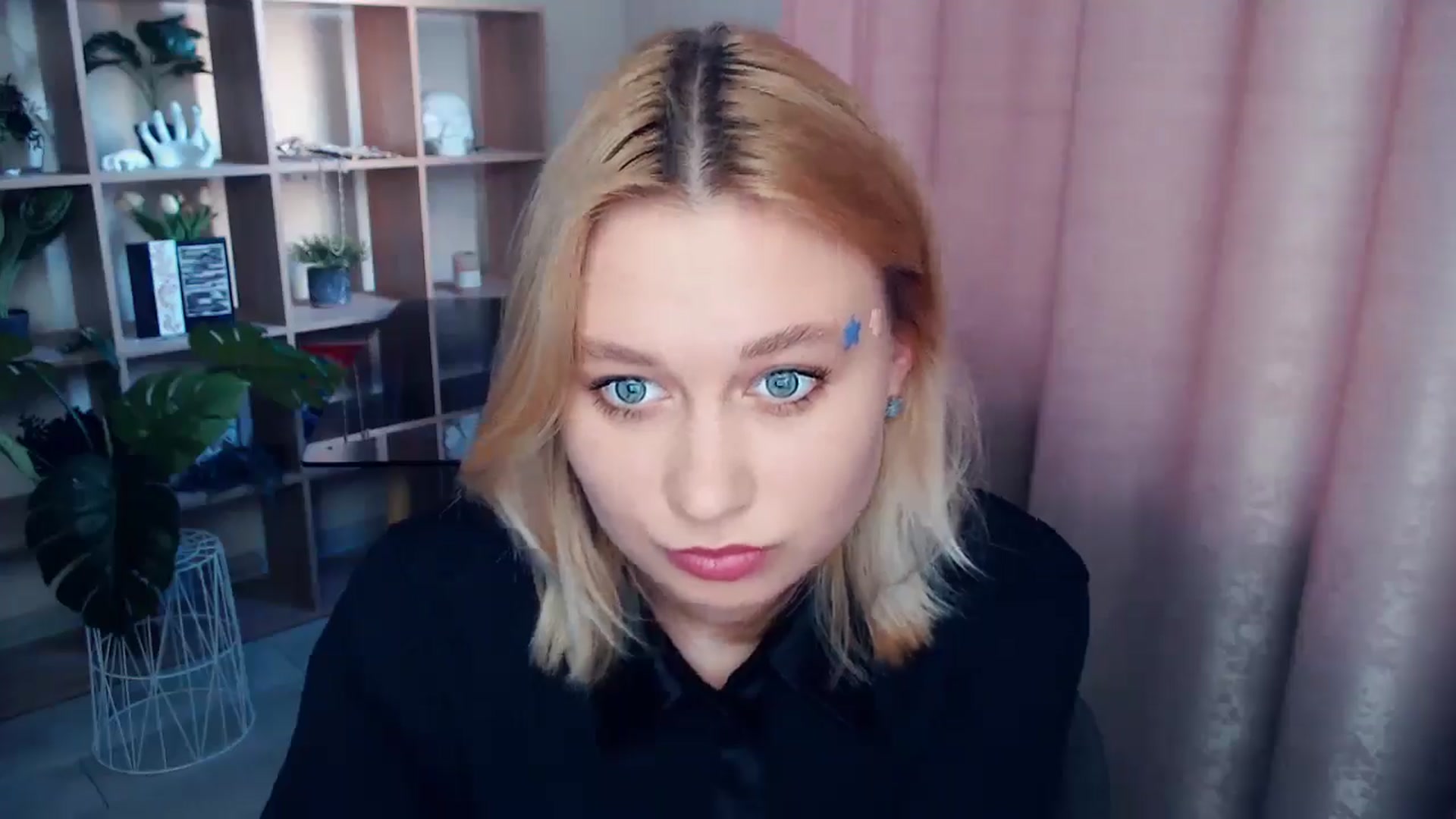Gallery image thumbnail from Kukla_kolduna's myfreecams stream on, 06/21/2025, 17:27 image 18 of 20