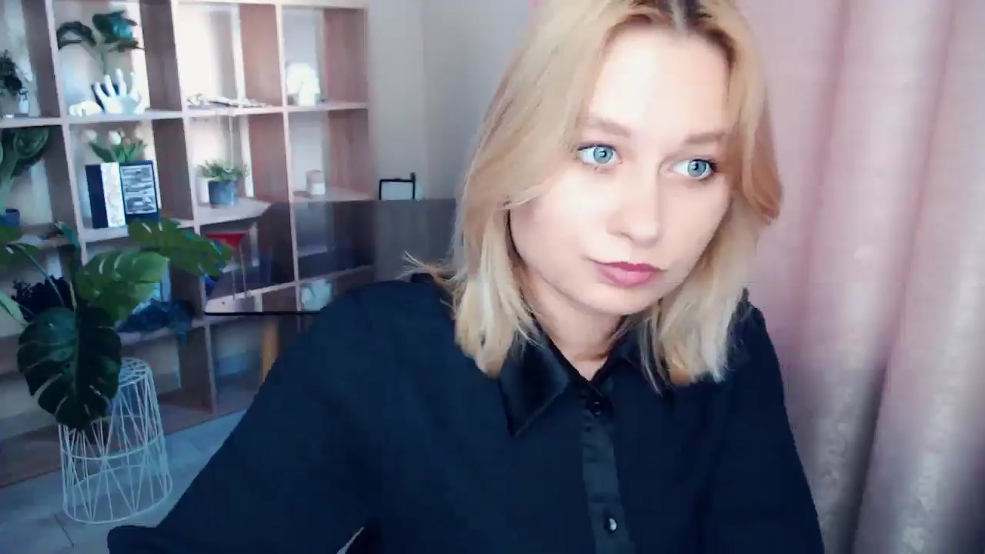 Gallery image thumbnail from Kukla_kolduna's myfreecams stream on, 06/21/2025, 17:27 image 17 of 20