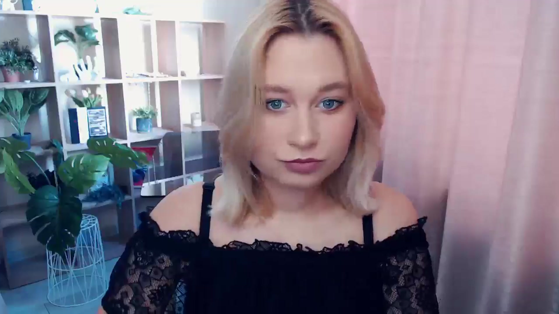 Gallery image thumbnail from Kukla_kolduna's myfreecams stream on, 06/22/2025, 14:56 image 7 of 20