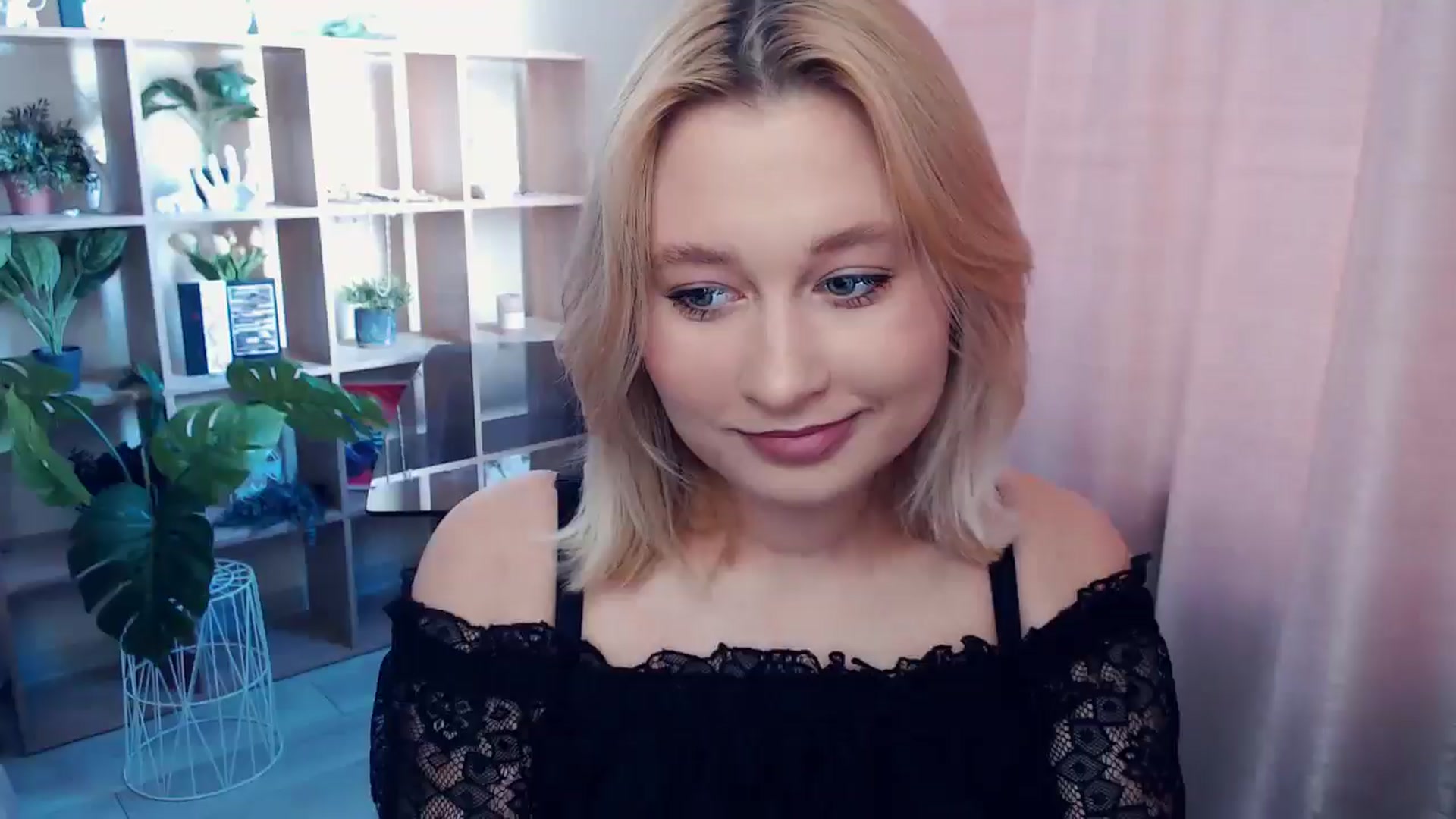 Gallery image thumbnail from Kukla_kolduna's myfreecams stream on, 06/22/2025, 14:56 image 1 of 20