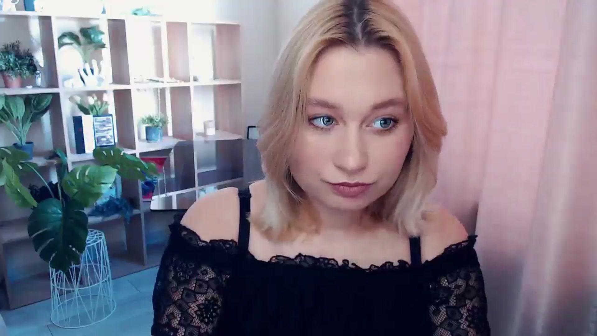 Gallery image thumbnail from Kukla_kolduna's myfreecams stream on, 06/22/2025, 14:56 image 8 of 20