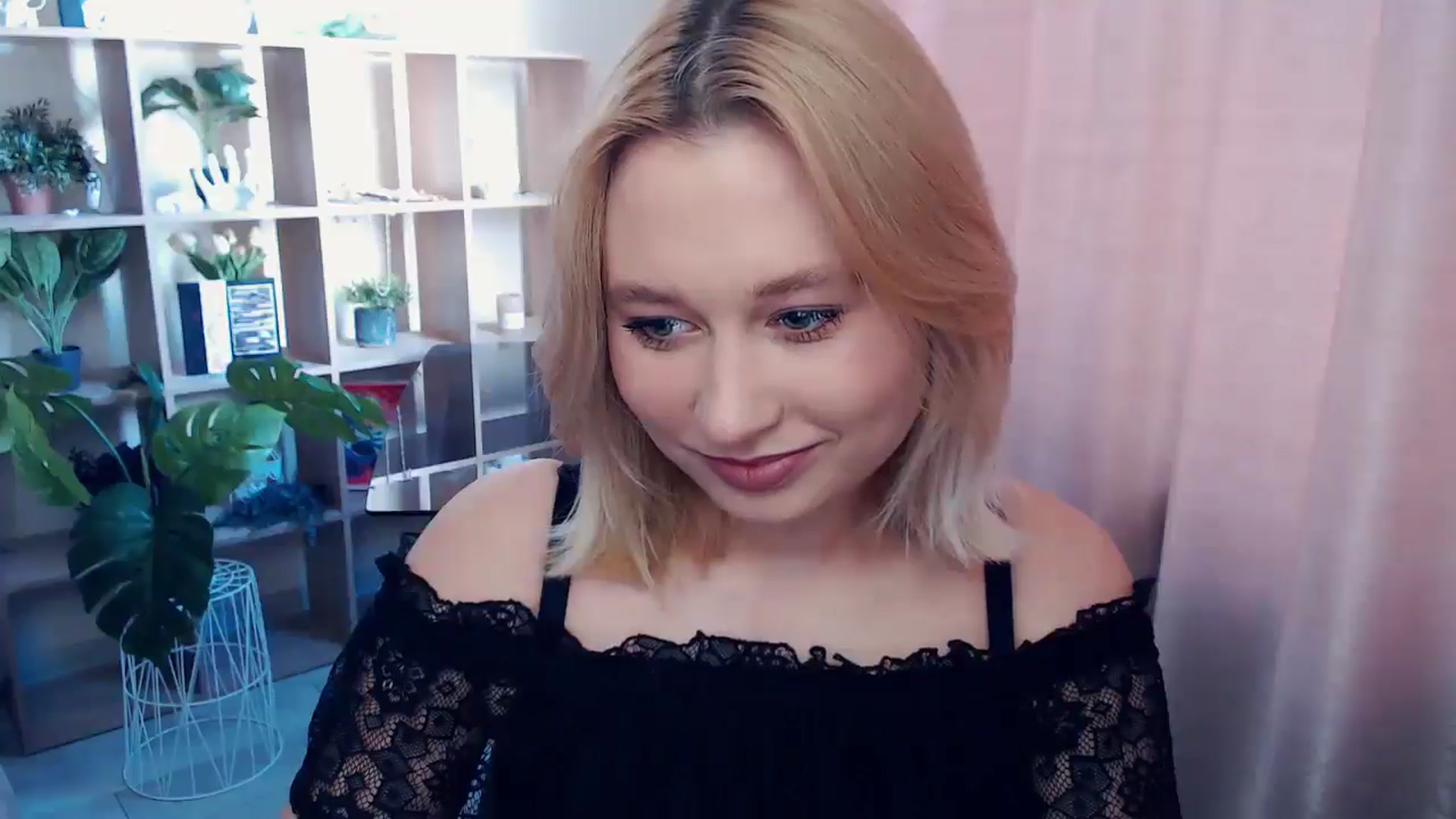 Gallery image thumbnail from Kukla_kolduna's myfreecams stream on, 06/22/2025, 14:56 image 3 of 20