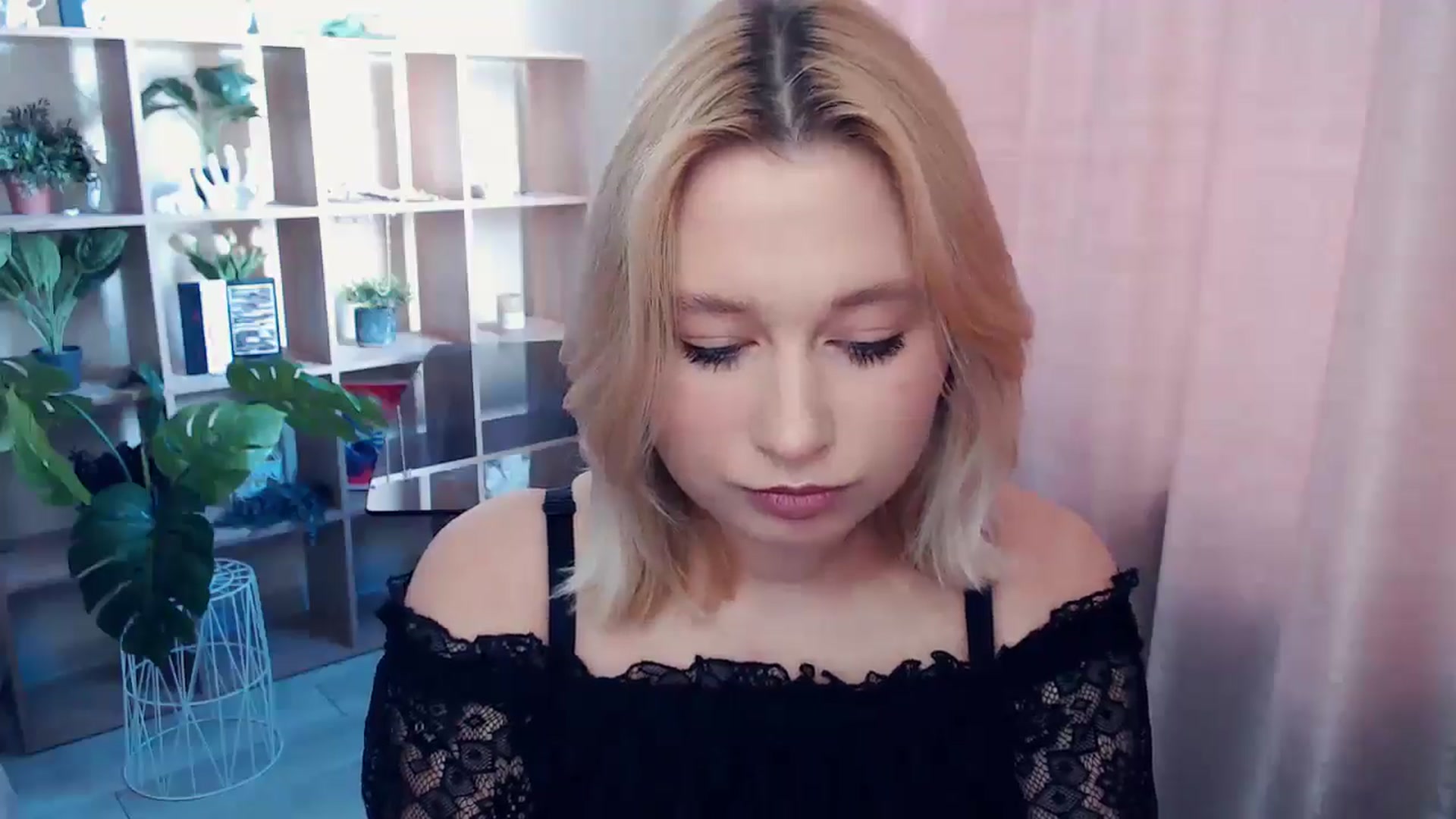 Gallery image thumbnail from Kukla_kolduna's myfreecams stream on, 06/22/2025, 14:56 image 6 of 20
