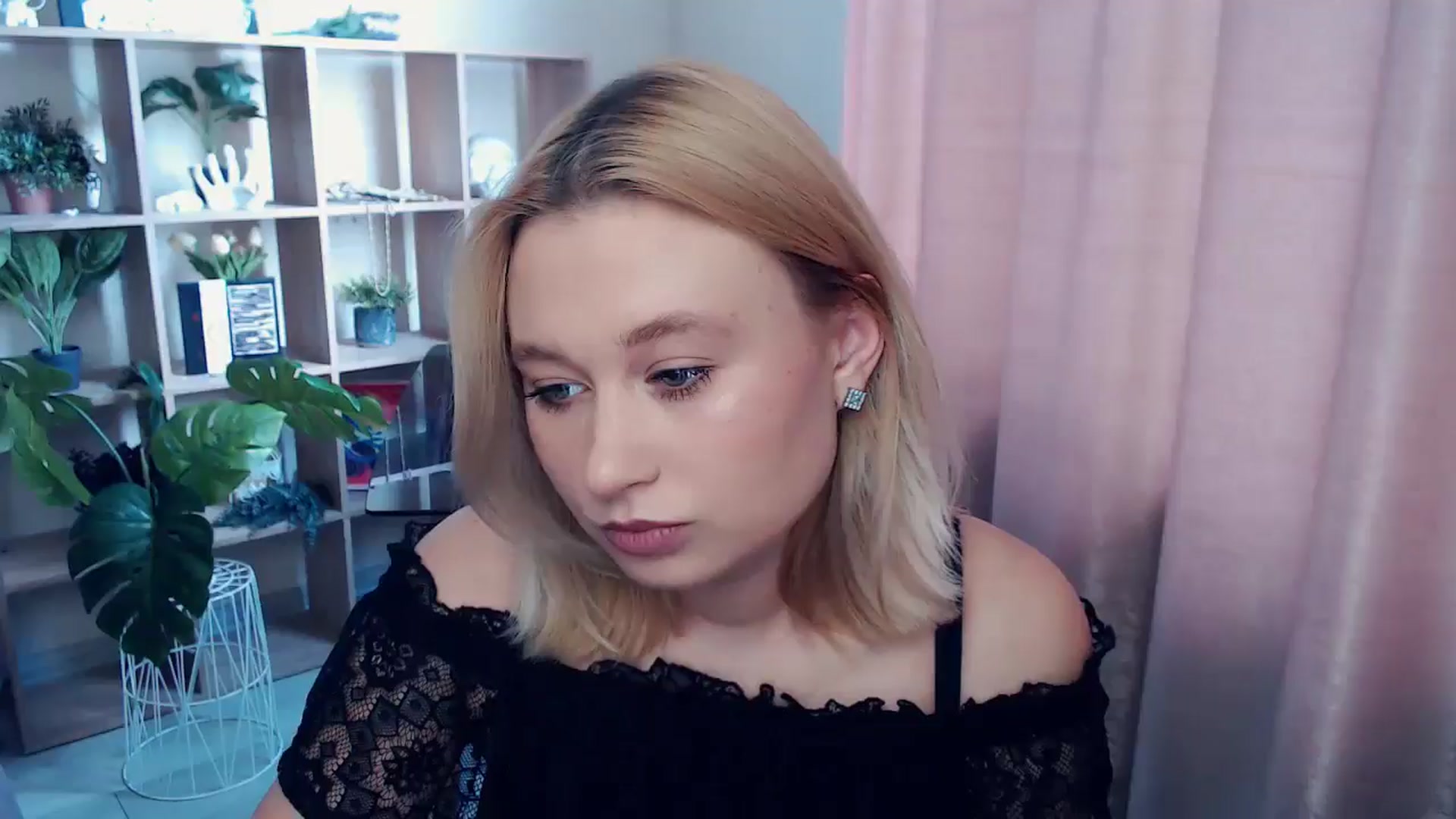 Gallery image thumbnail from Kukla_kolduna's myfreecams stream on, 06/22/2025, 14:56 image 11 of 20