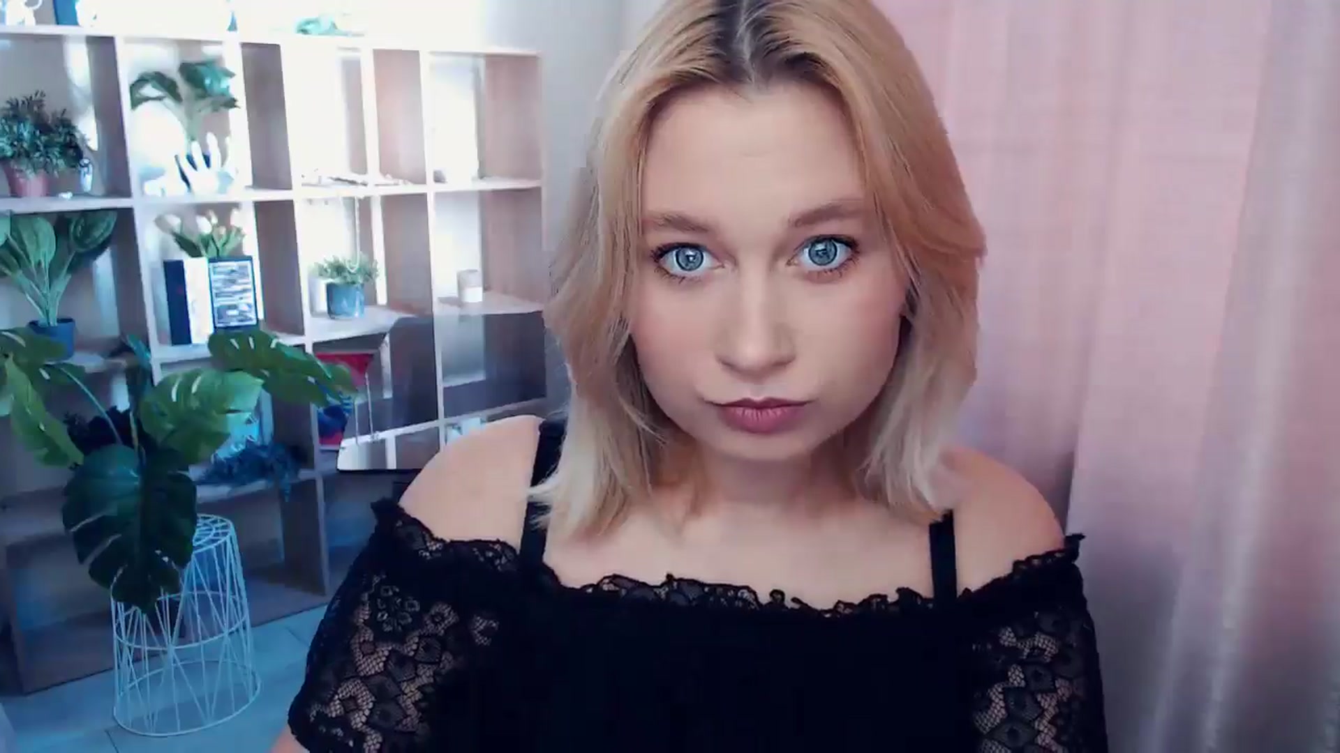 Gallery image thumbnail from Kukla_kolduna's myfreecams stream on, 06/22/2025, 14:56 image 2 of 20