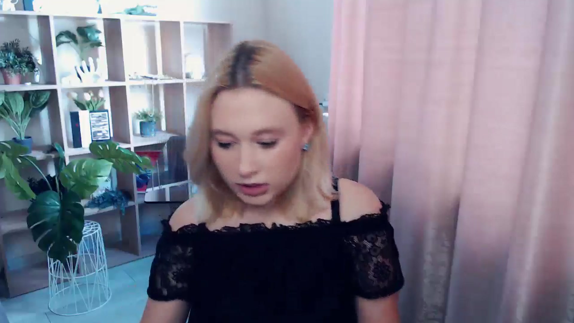 Gallery image thumbnail from Kukla_kolduna's myfreecams stream on, 06/22/2025, 14:56 image 10 of 20