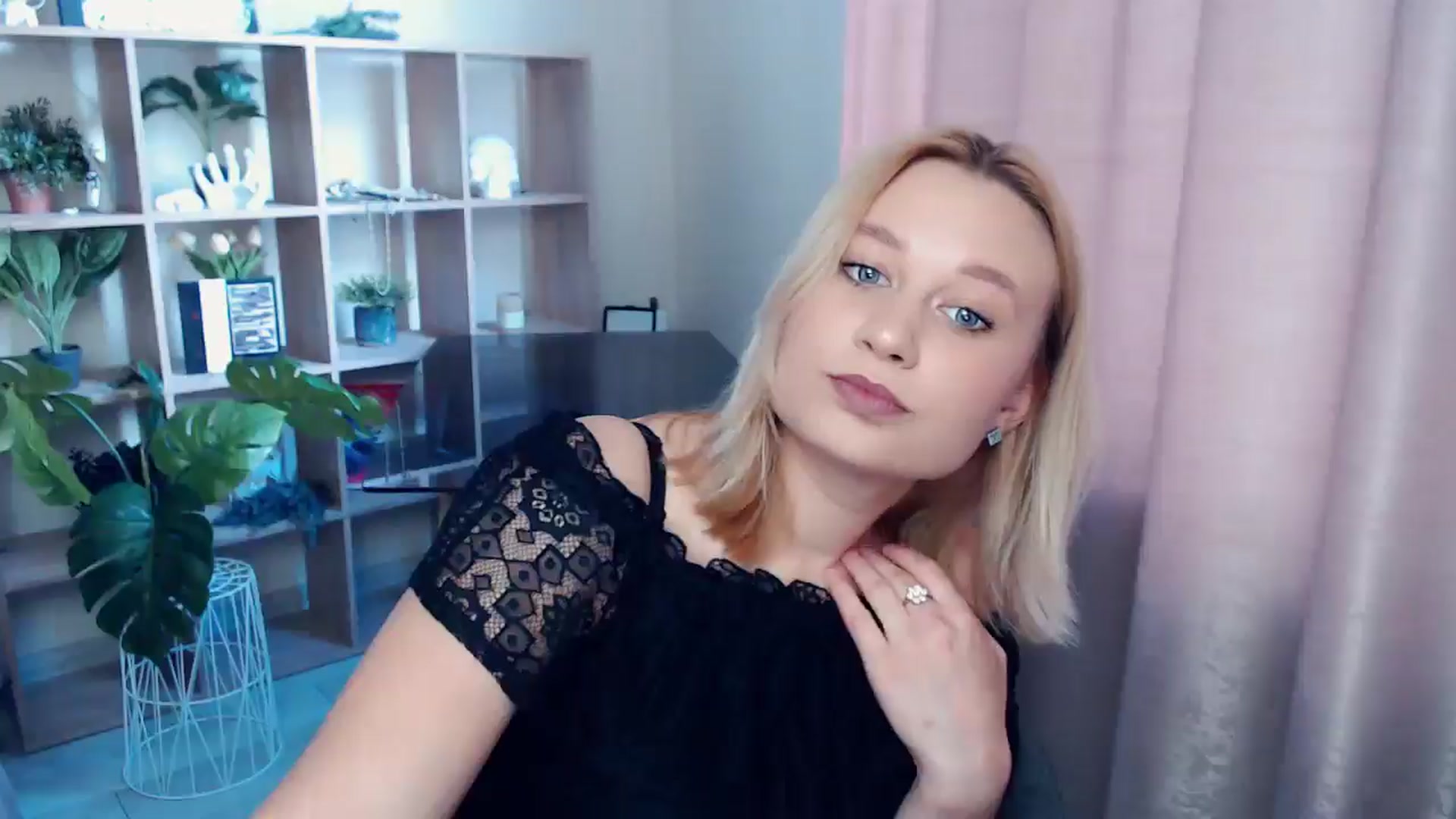 Gallery image thumbnail from Kukla_kolduna's myfreecams stream on, 06/22/2025, 16:53 image 7 of 20