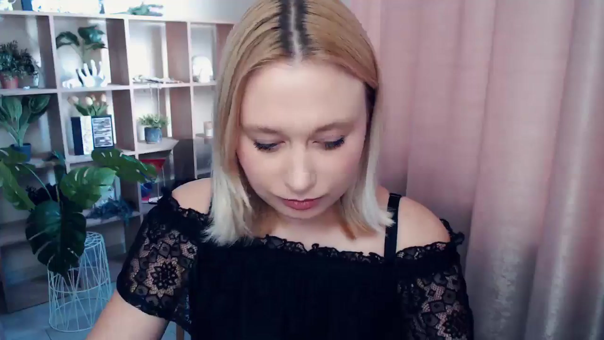 Gallery image thumbnail from Kukla_kolduna's myfreecams stream on, 06/22/2025, 16:53 image 18 of 20