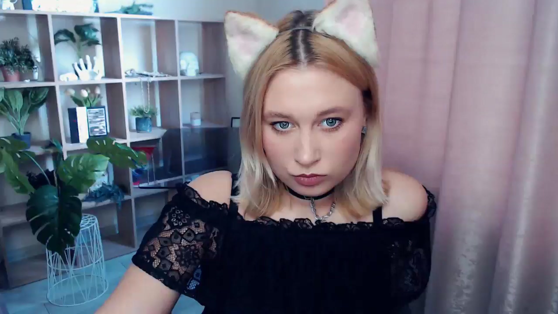 Gallery image thumbnail from Kukla_kolduna's myfreecams stream on, 06/22/2025, 16:53 image 5 of 20