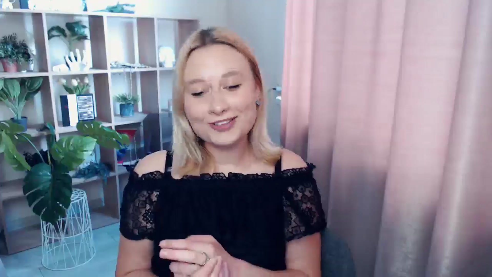 Gallery image thumbnail from Kukla_kolduna's myfreecams stream on, 06/22/2025, 16:53 image 11 of 20