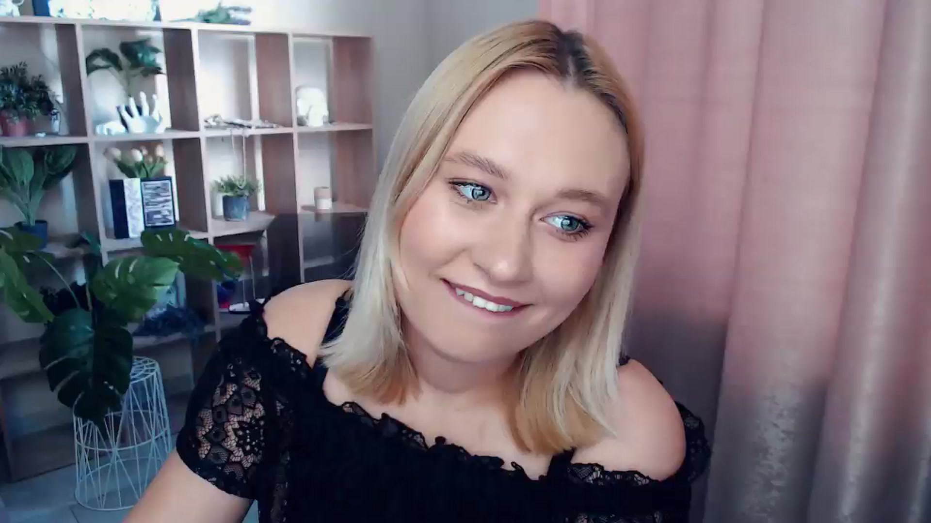 Gallery image thumbnail from Kukla_kolduna's myfreecams stream on, 06/22/2025, 16:53 image 19 of 20