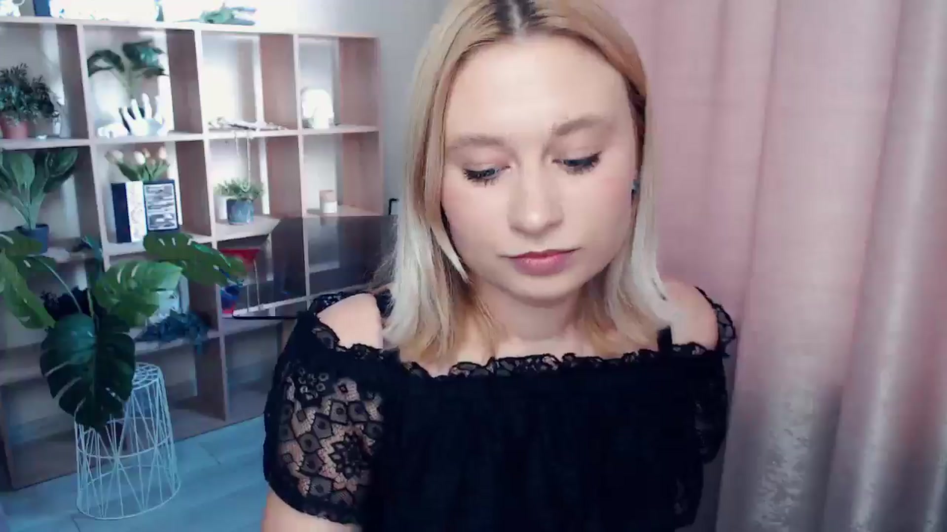 Gallery image thumbnail from Kukla_kolduna's myfreecams stream on, 06/22/2025, 16:53 image 20 of 20