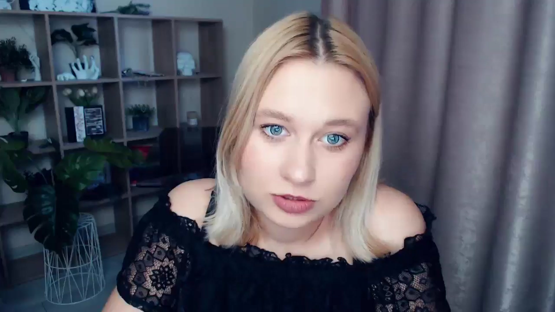 Gallery image thumbnail from Kukla_kolduna's myfreecams stream on, 06/22/2025, 18:11 image 6 of 20