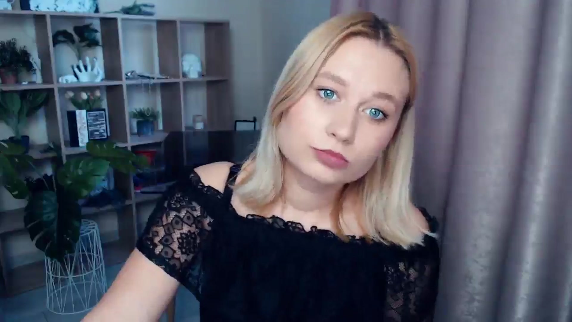 Gallery image thumbnail from Kukla_kolduna's myfreecams stream on, 06/22/2025, 18:11 image 2 of 20