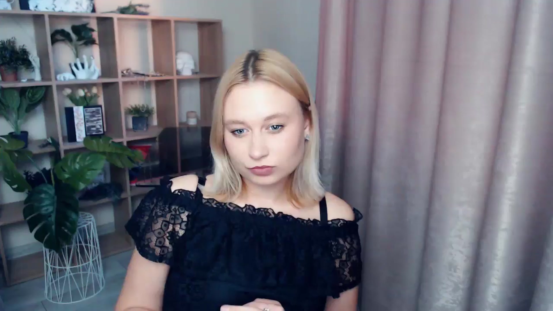 Gallery image thumbnail from Kukla_kolduna's myfreecams stream on, 06/22/2025, 18:11 image 11 of 20