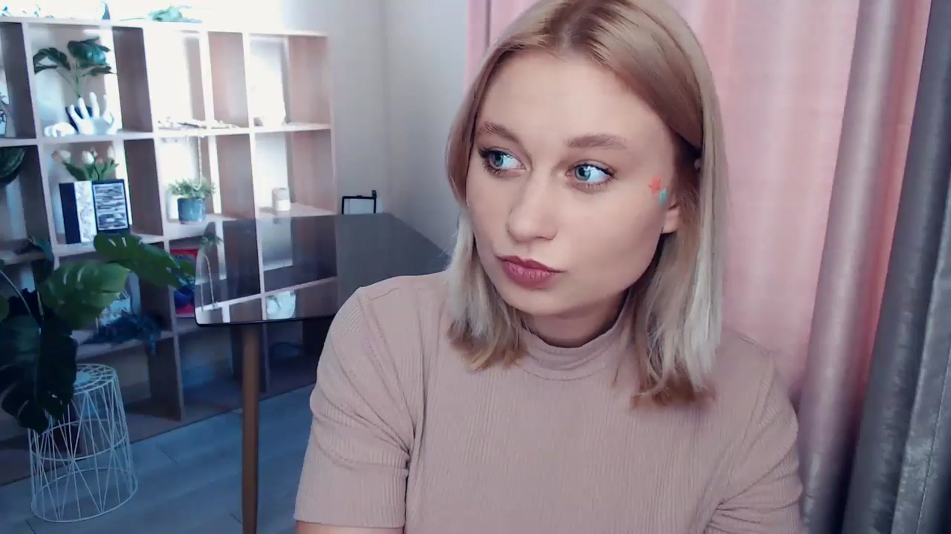Gallery image thumbnail from Kukla_kolduna's myfreecams stream on, 06/26/2025, 15:05 image 20 of 20