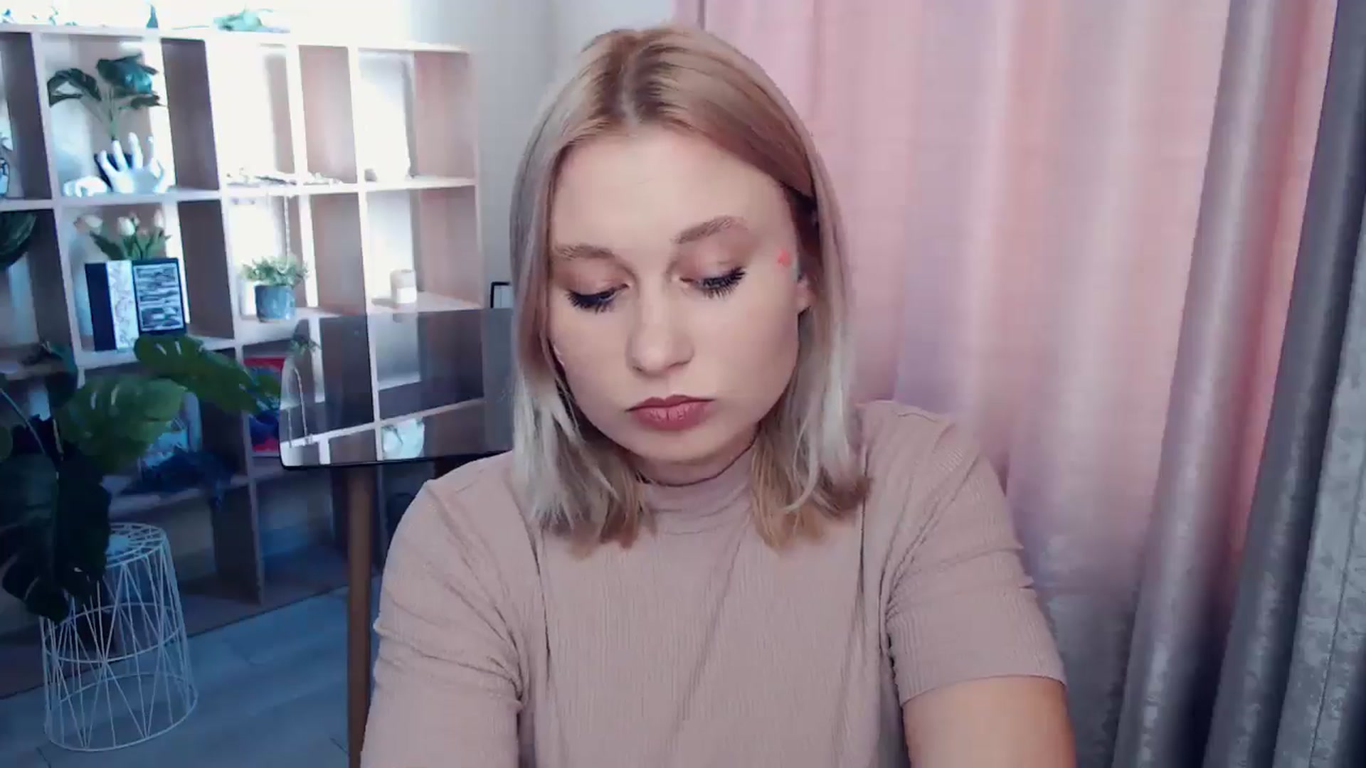Gallery image thumbnail from Kukla_kolduna's myfreecams stream on, 06/26/2025, 15:05 image 8 of 20