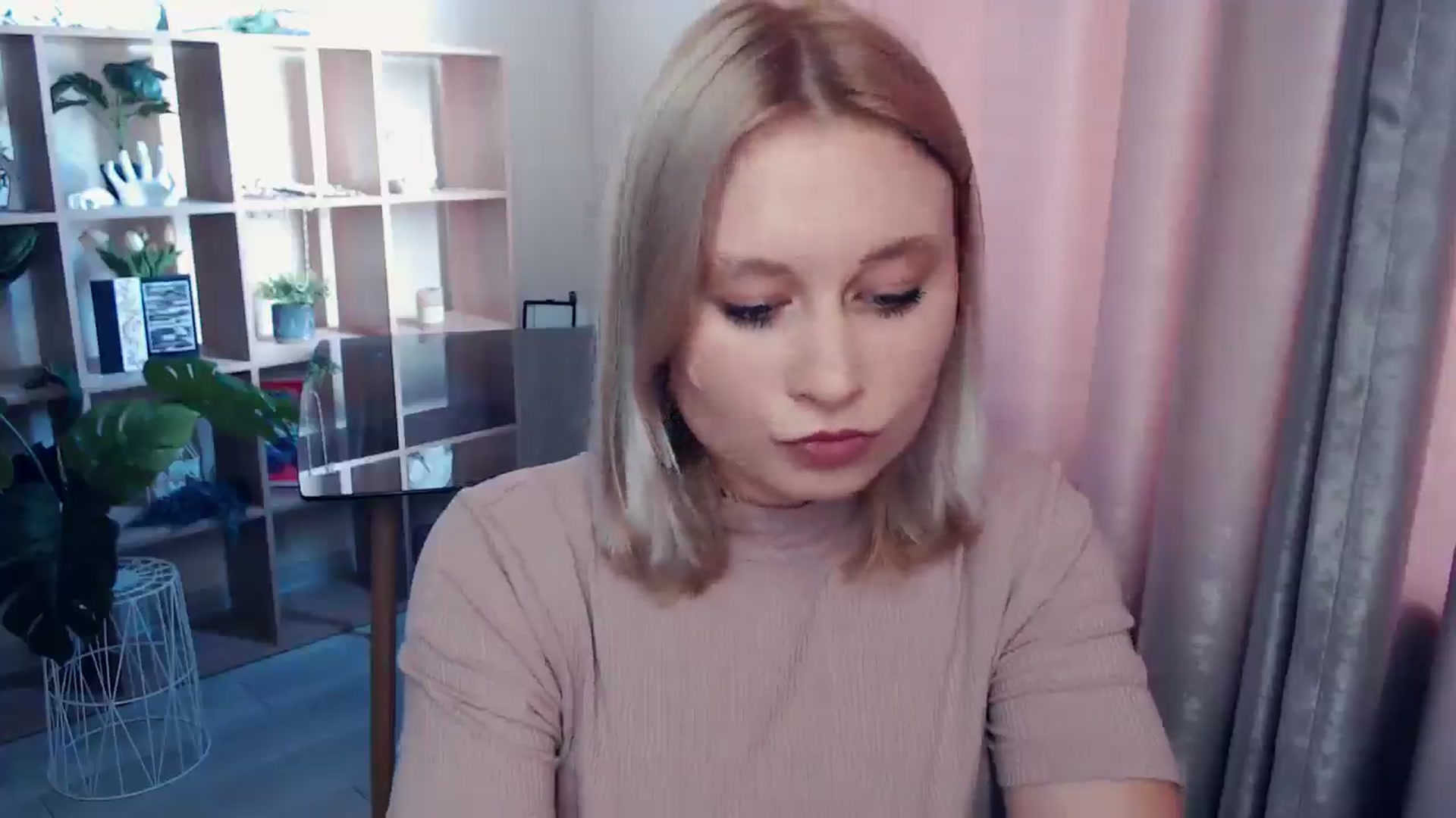 Gallery image thumbnail from Kukla_kolduna's myfreecams stream on, 06/26/2025, 15:05 image 2 of 20