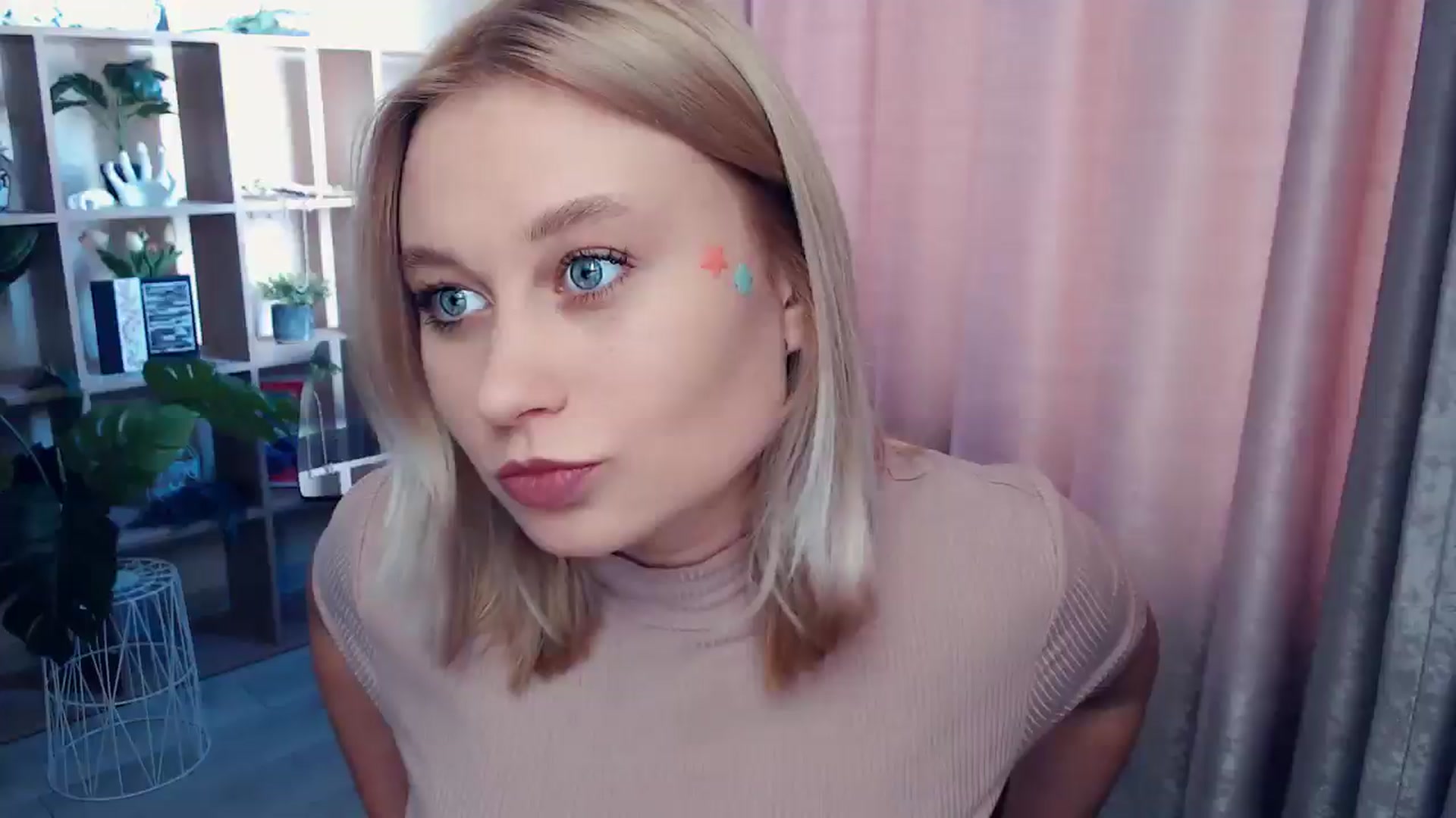 Gallery image thumbnail from Kukla_kolduna's myfreecams stream on, 06/26/2025, 15:05 image 15 of 20